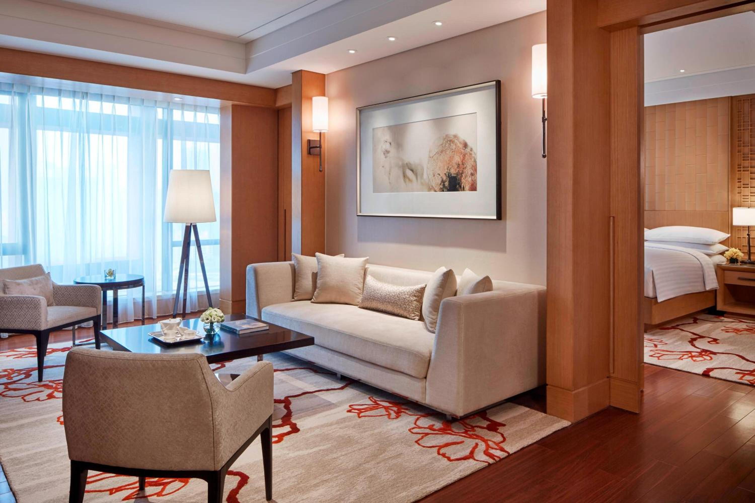Executive lounge access, Executive Suite, 1 King, Ocean view photo 3
