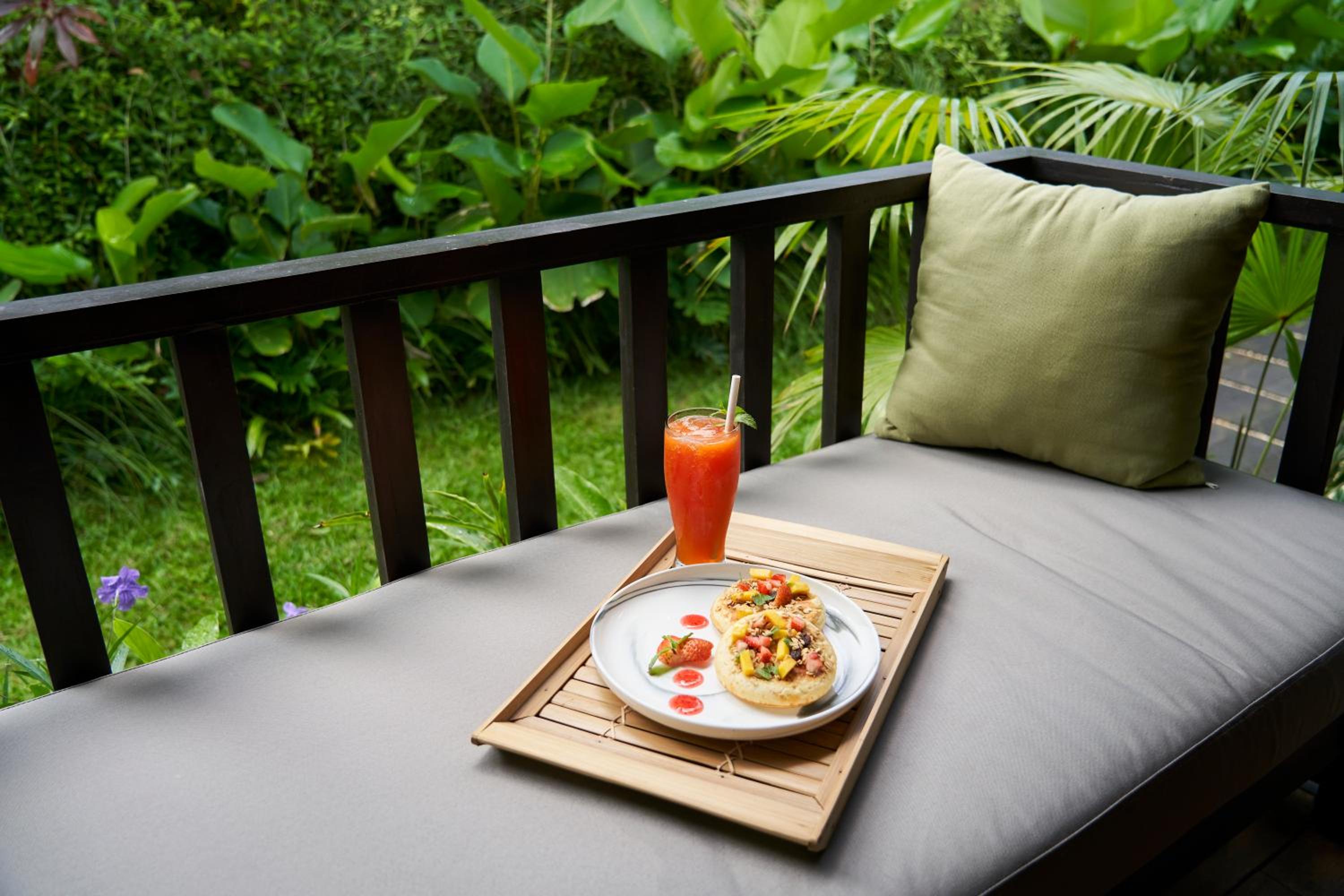 Deluxe Bungalow with Garden View - Photo 13