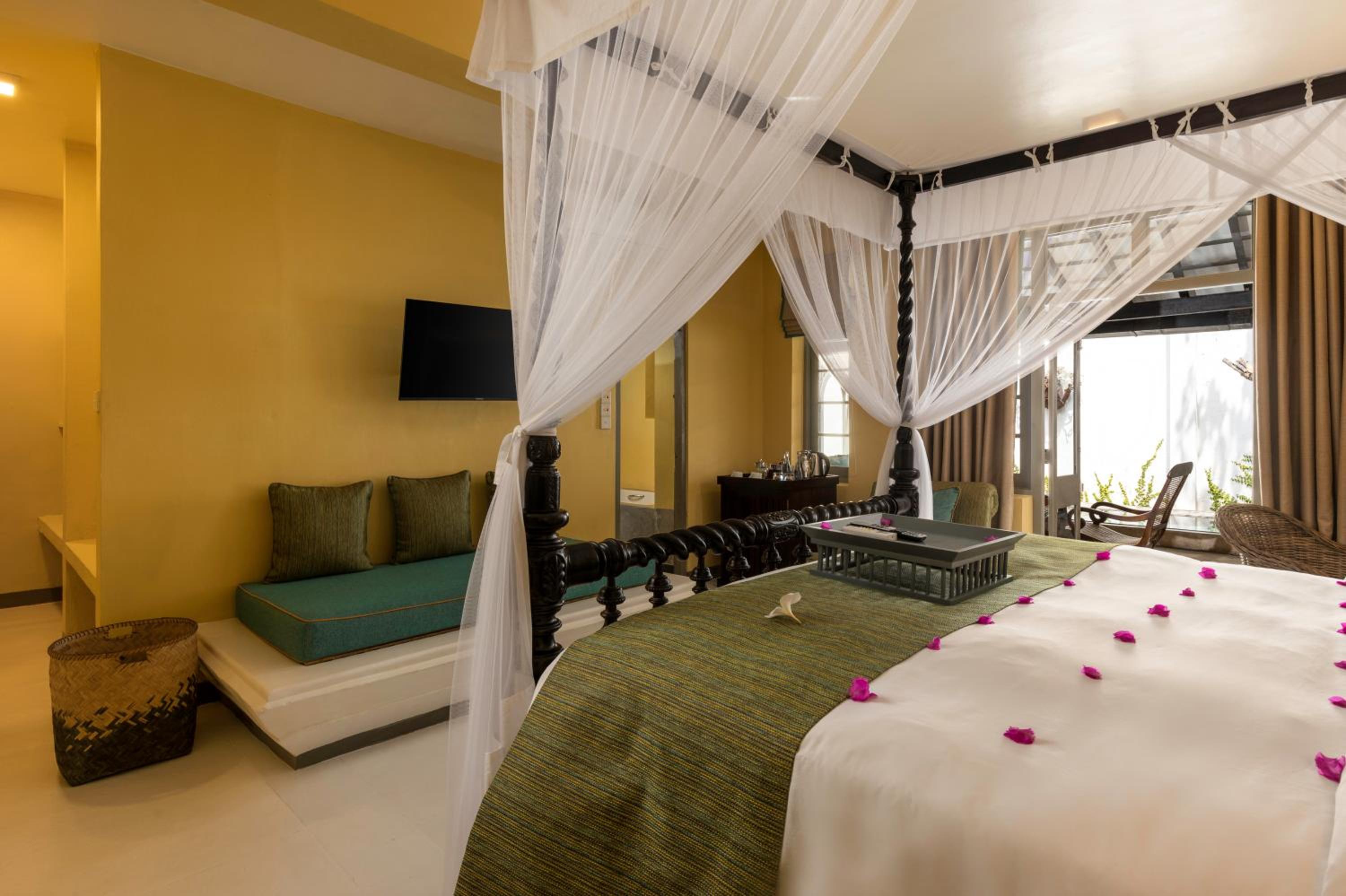 Suite with Pool - Photo 2