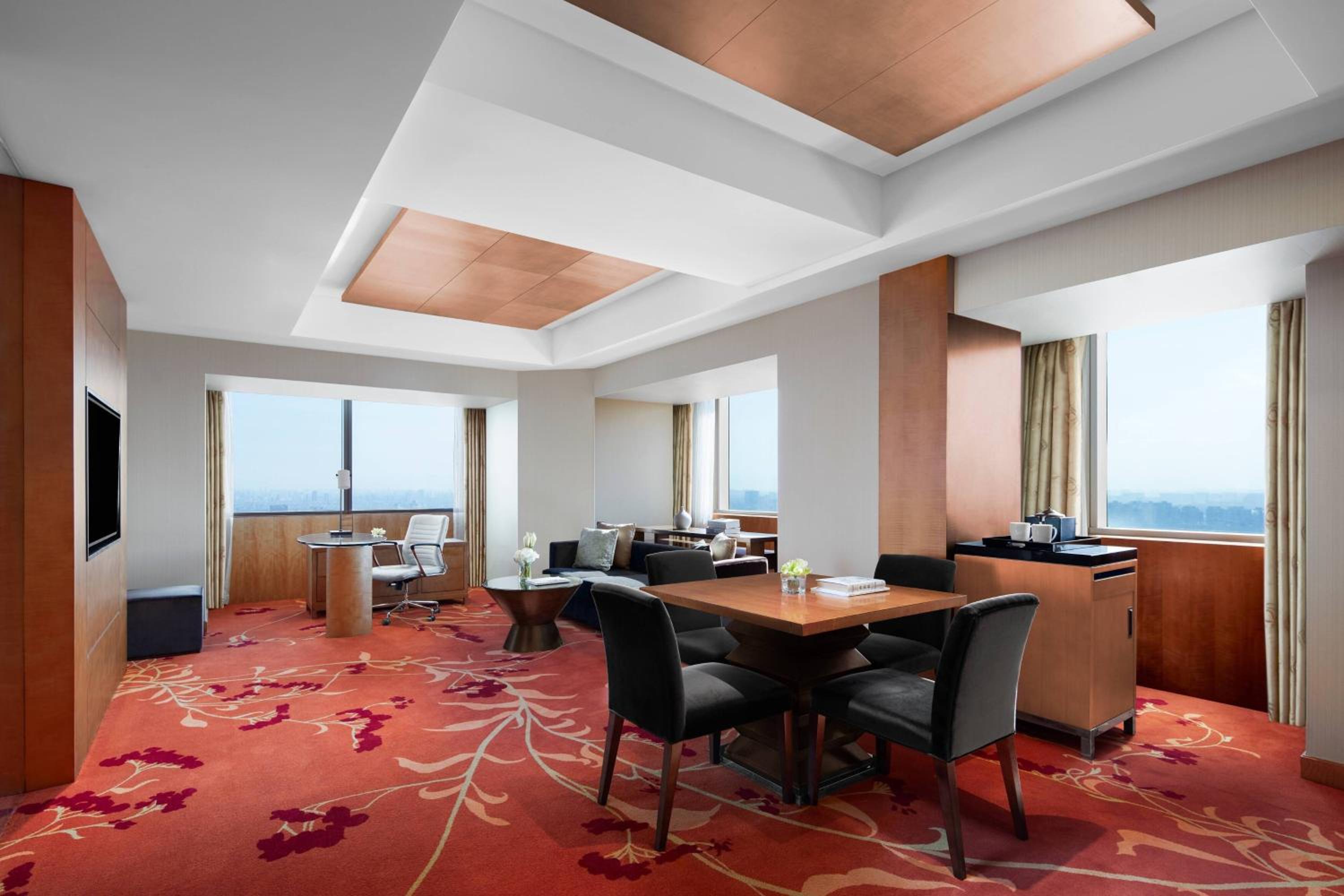 1 Bedroom Larger Suit Room