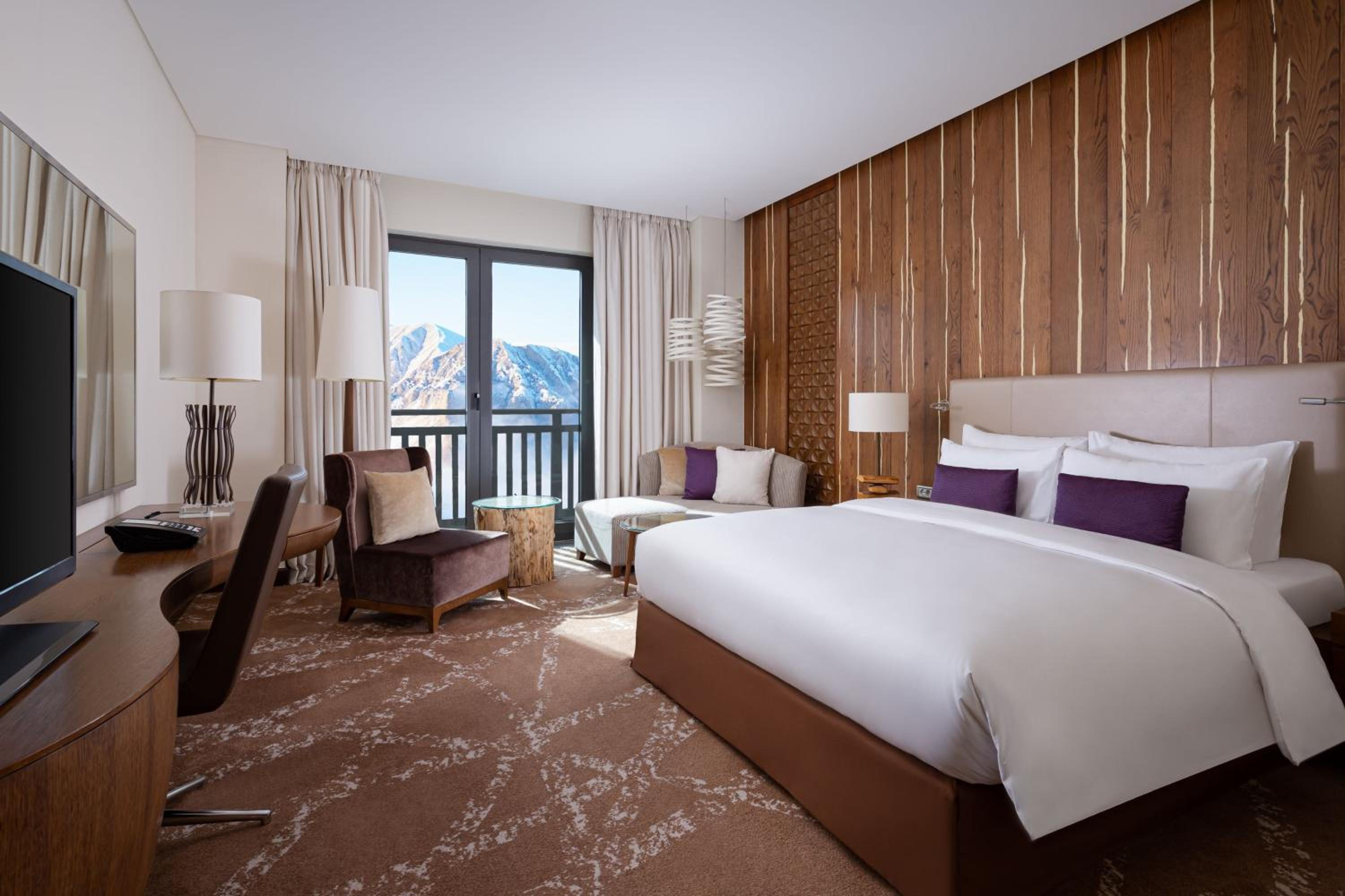 Deluxe Room with Balcony, 1 King