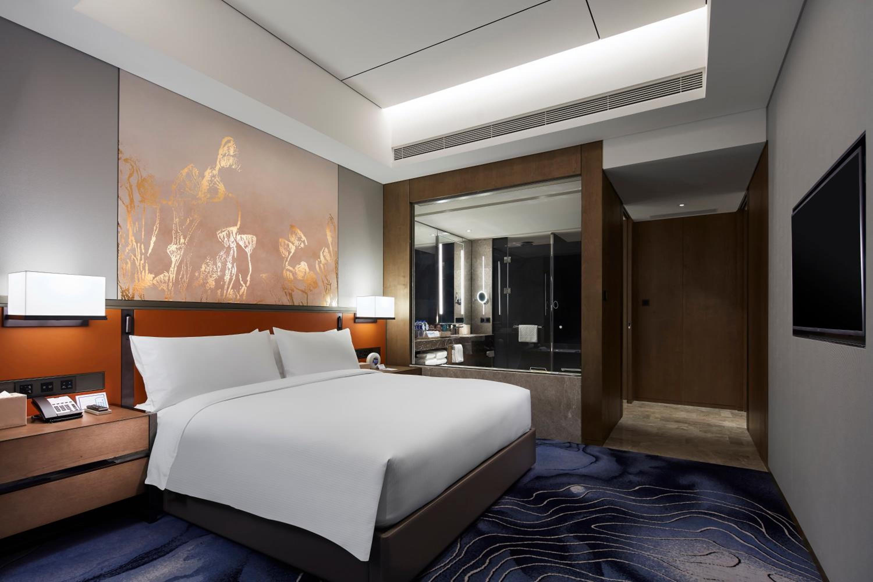 King Guest Room - Photo 3