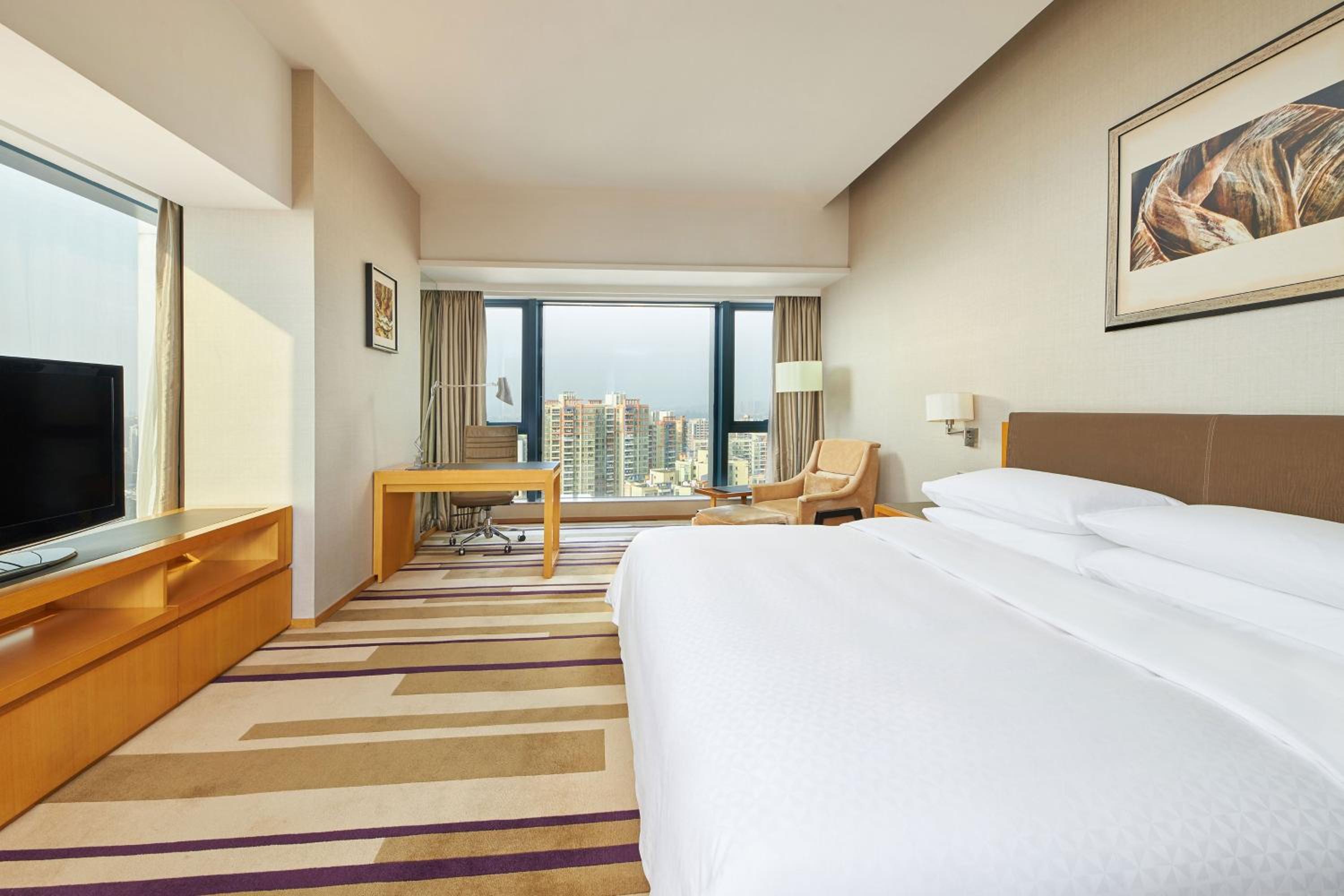 Deluxe Room, 2 Twin, City View photo 2