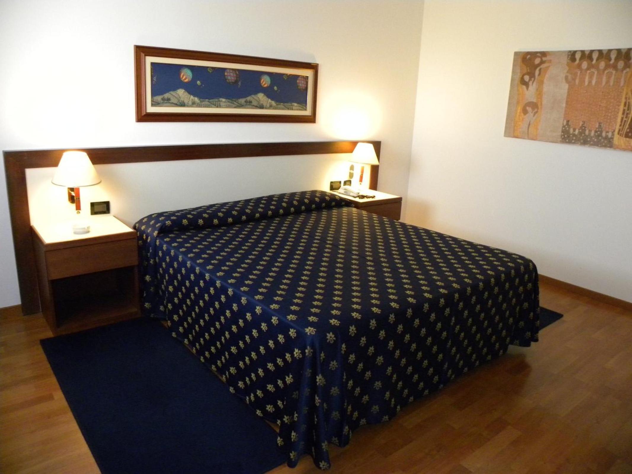 Standard Double Room (1 Adult) photo 1