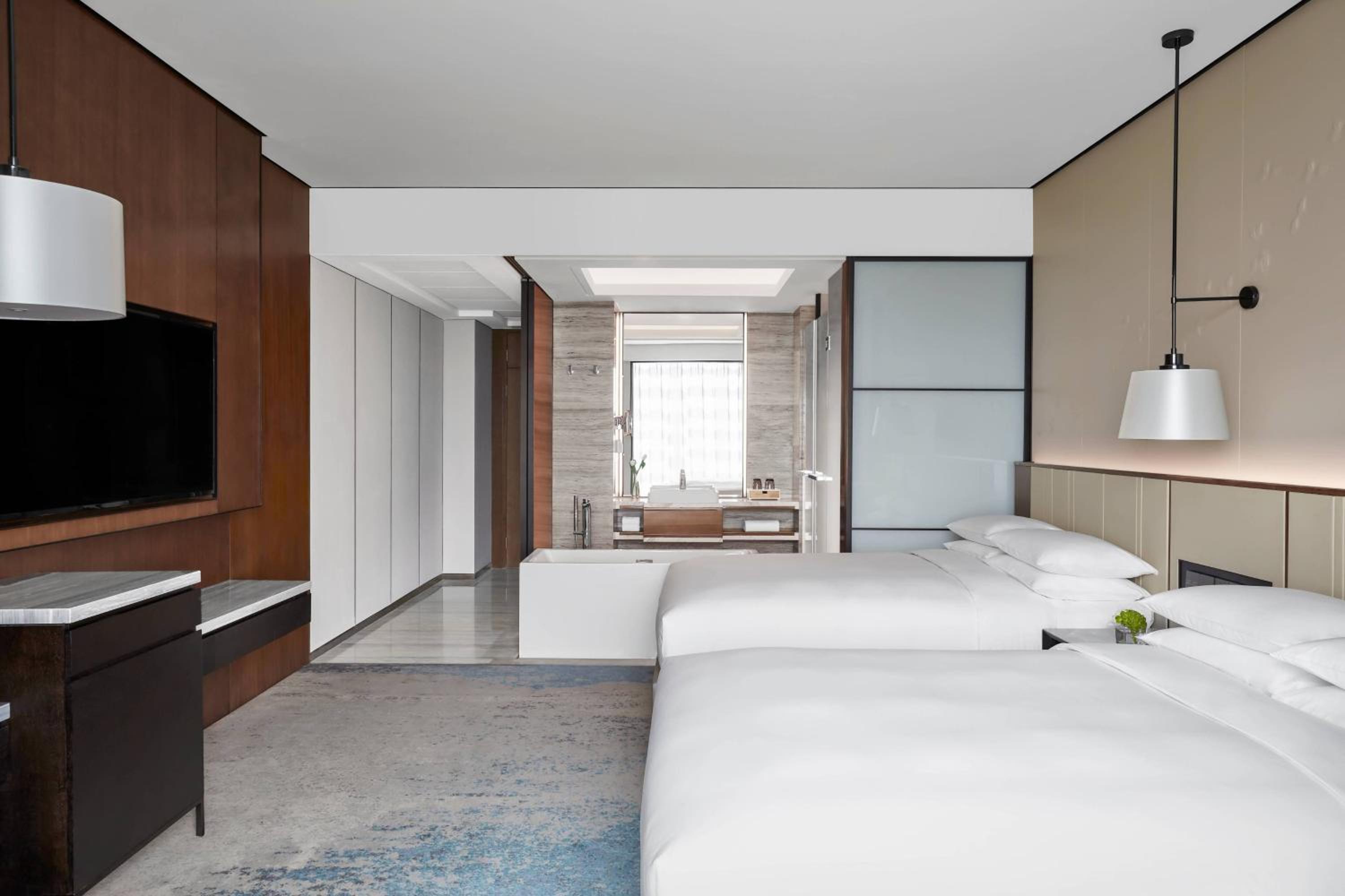 Double Room with Two Double Beds - Photo 2