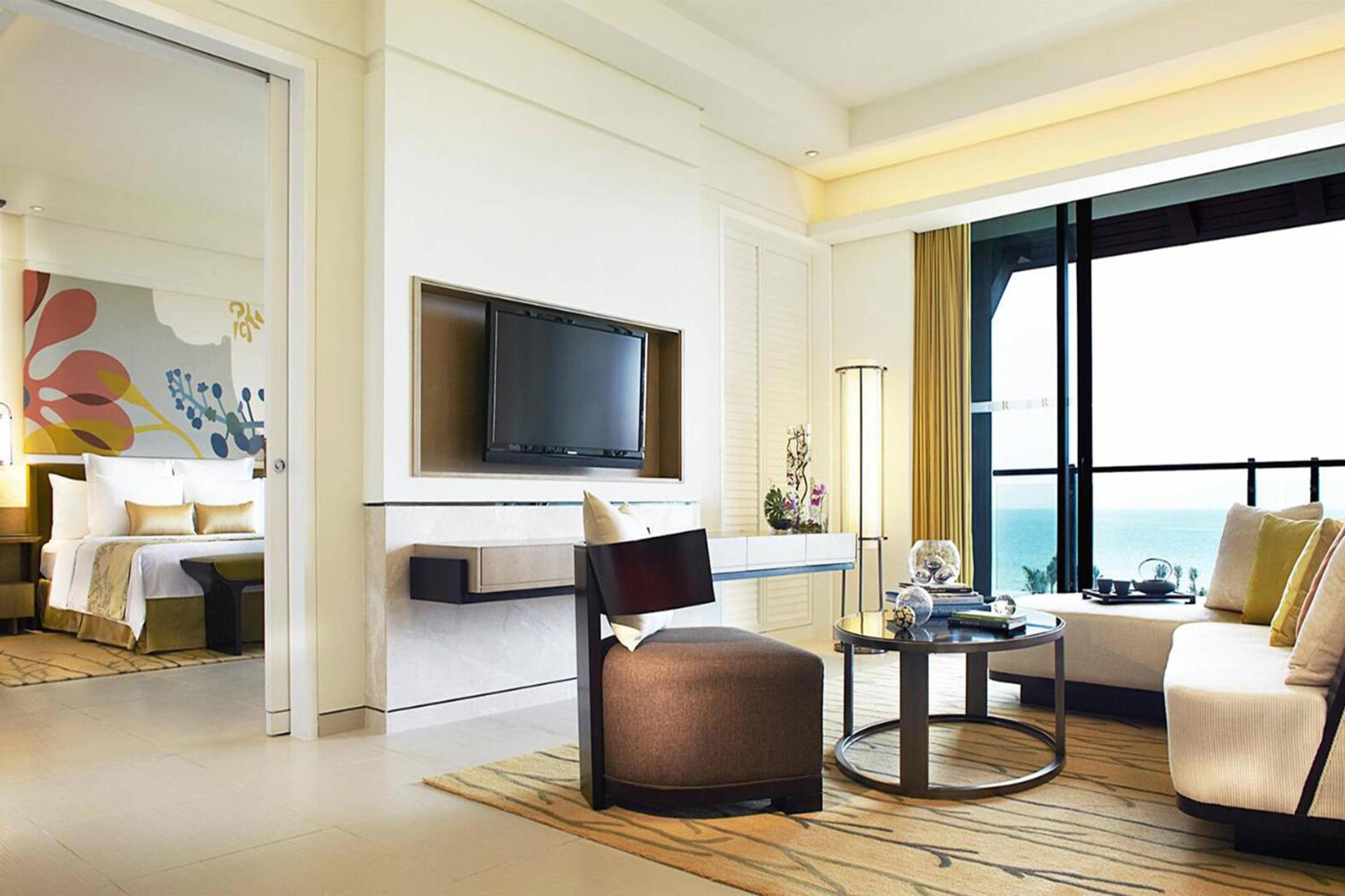 Grand Ocean View Suite - Photo 3