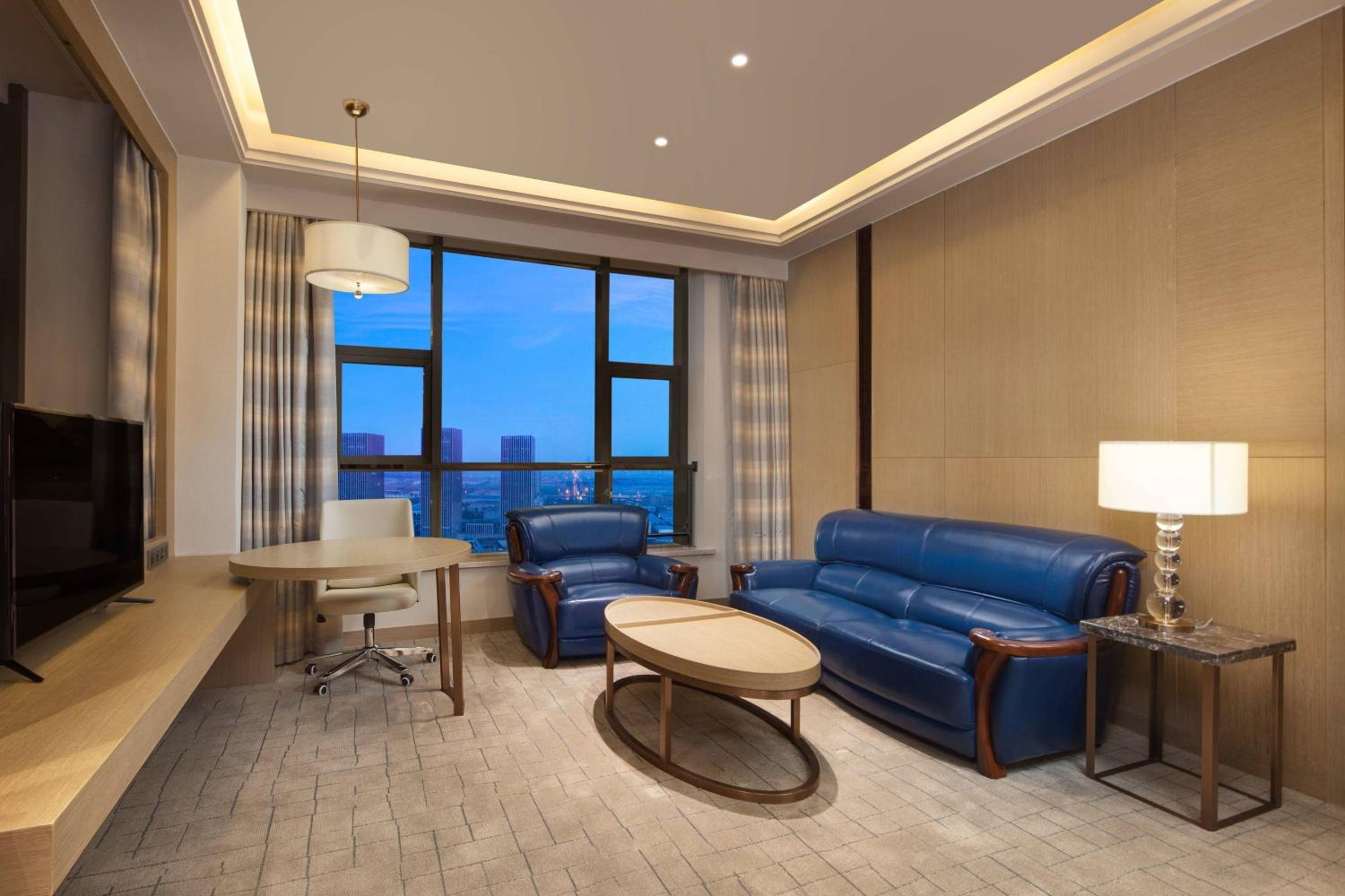 Deluxe Suite photo 2