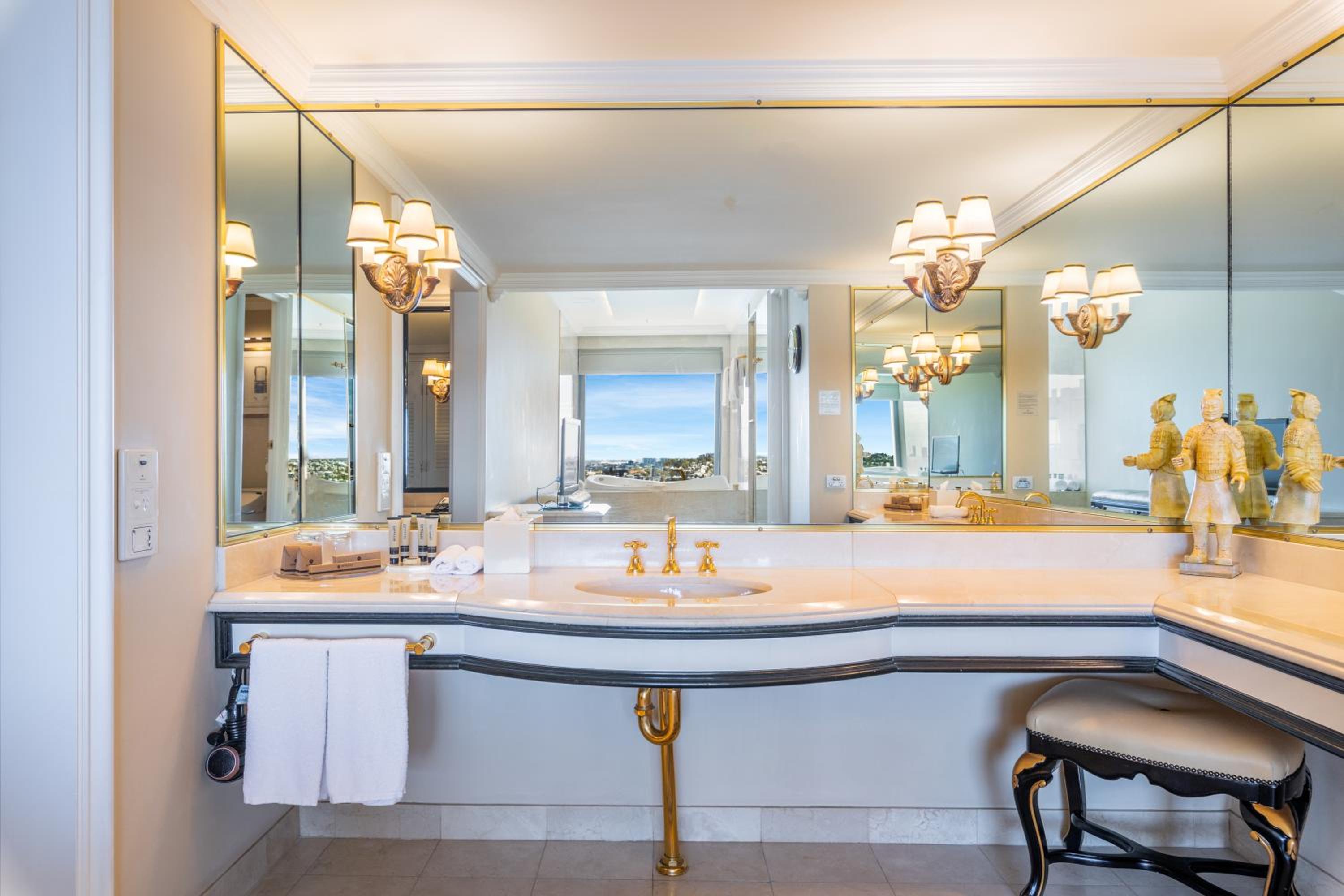 The Stamford Suite incl Breakfast and Parking - Photo 9