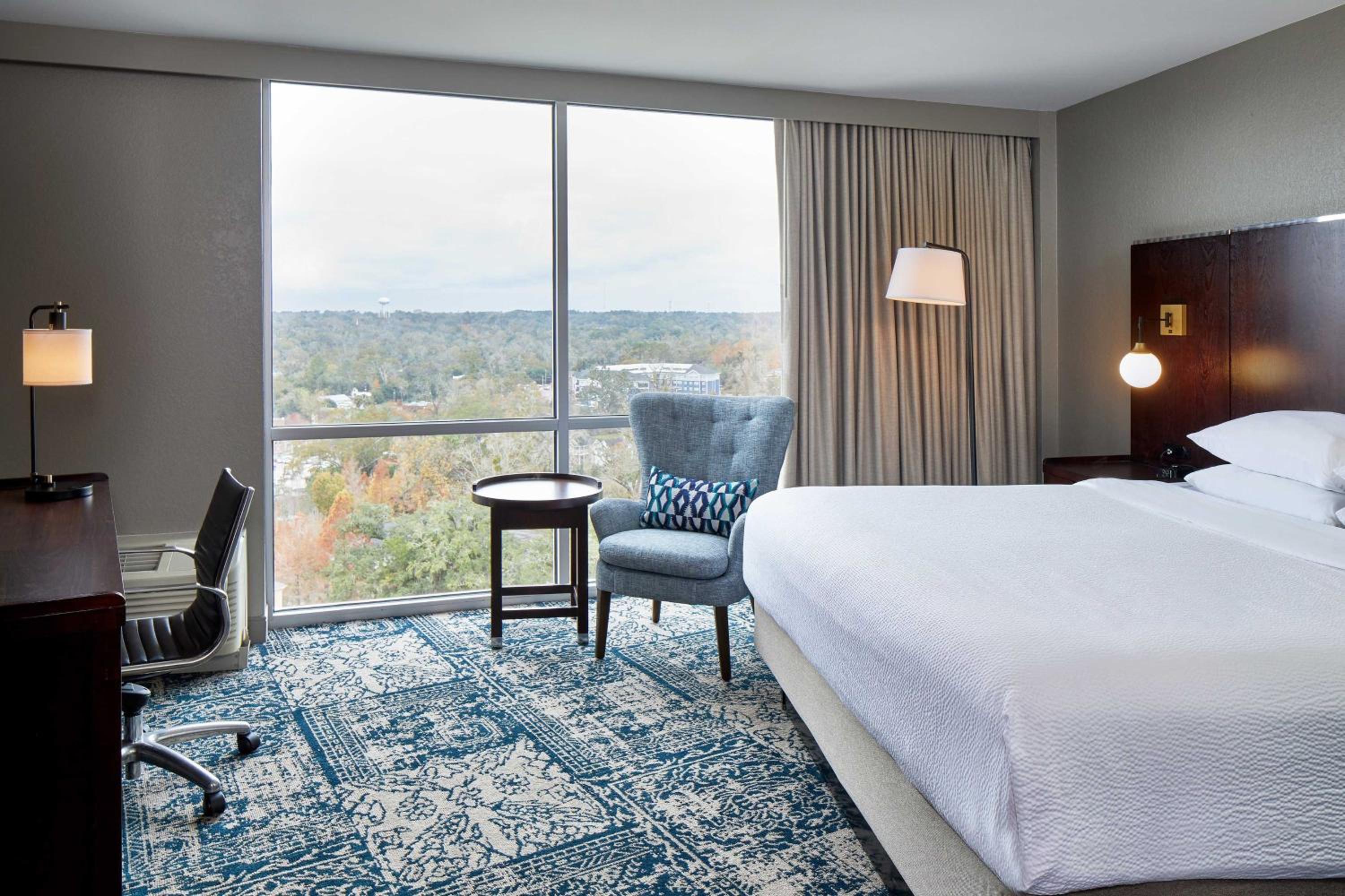 Guest Room, 1 King - Photo 5