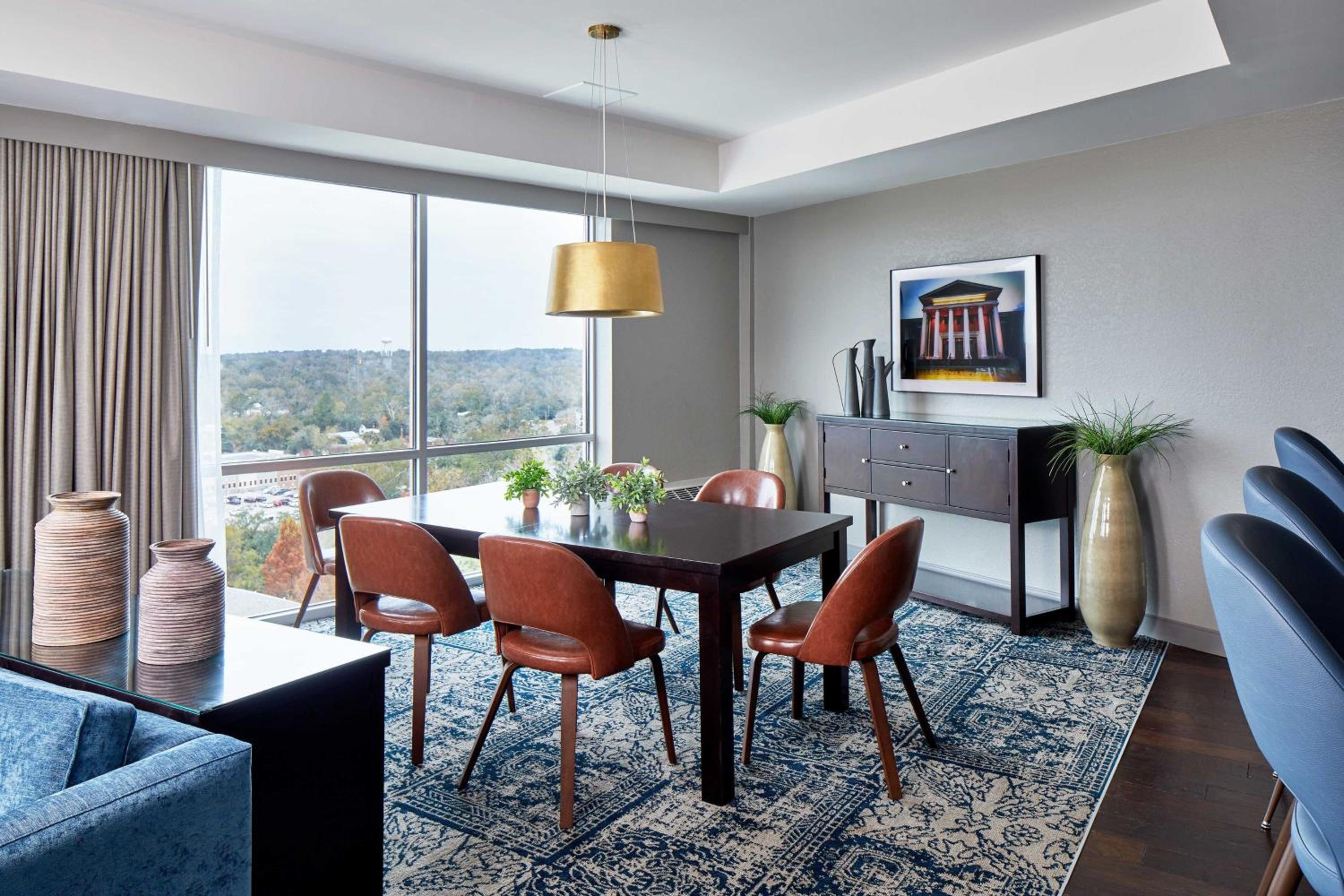 Presidential Suite, 1 King, Sofa bed photo 2