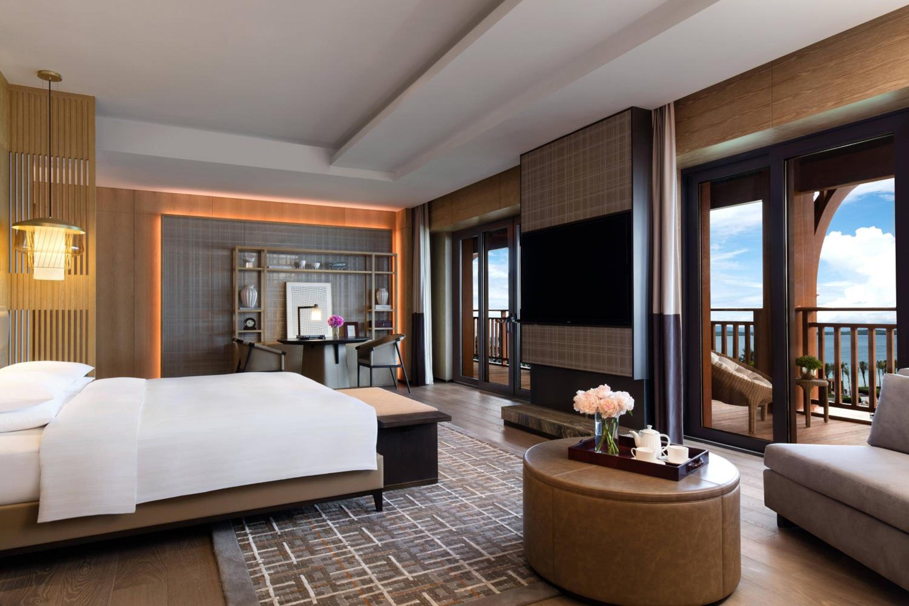 Presidential Suite, Executive level, Suite, 1 King, Sea view photo 3