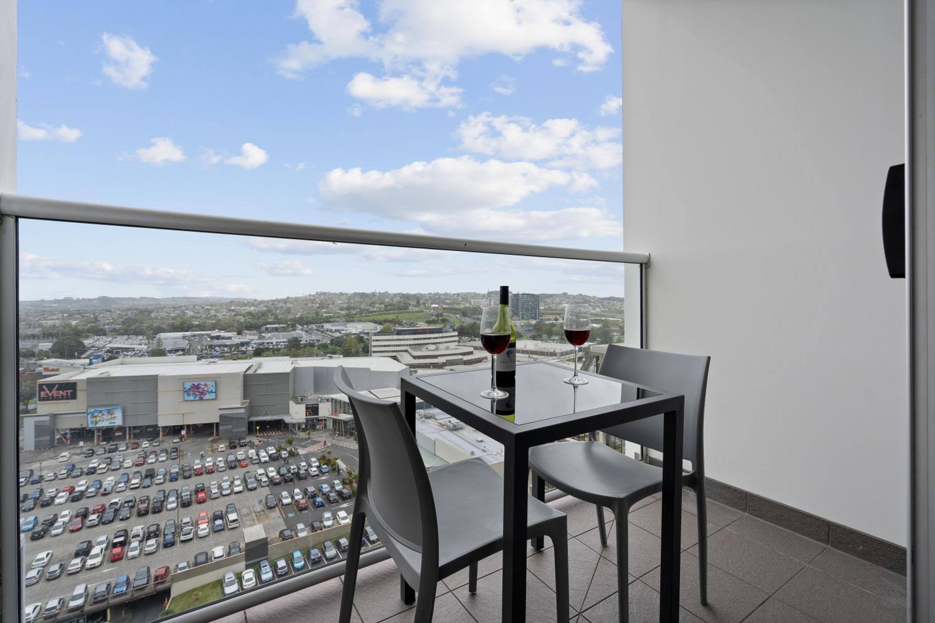 One-Bedroom Apartment - Photo 2