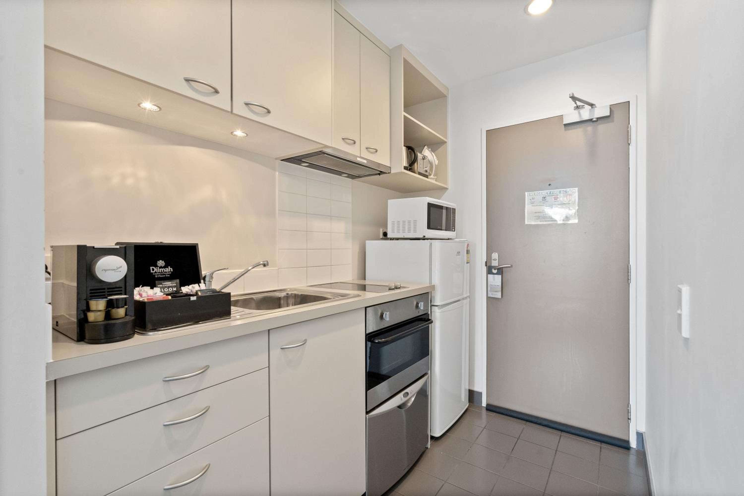 One-Bedroom Apartment - Photo 4