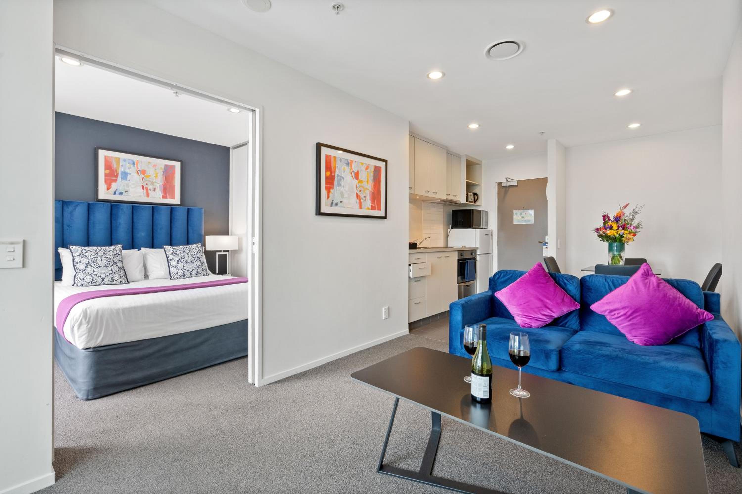 One-Bedroom Apartment - Photo 1