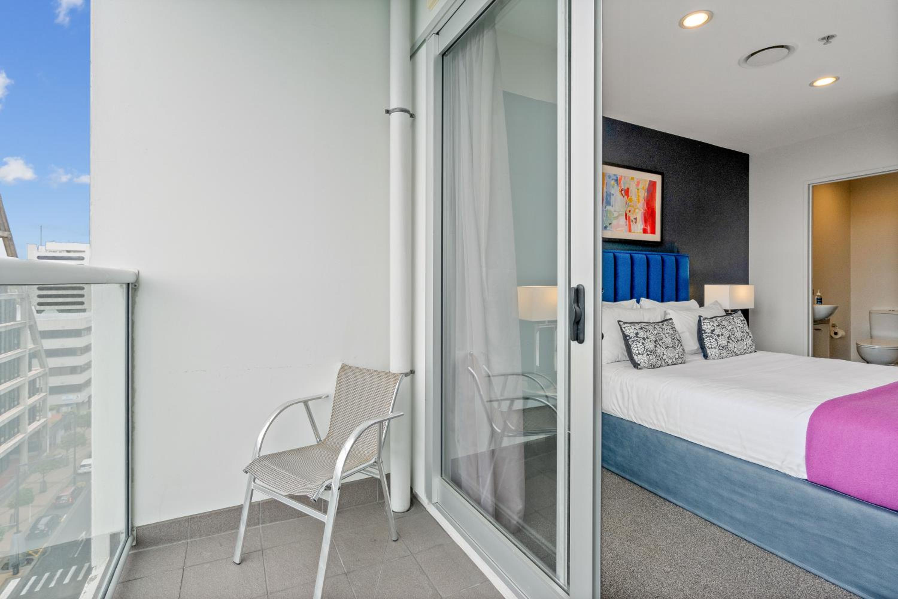 One-Bedroom Apartment - Photo 11