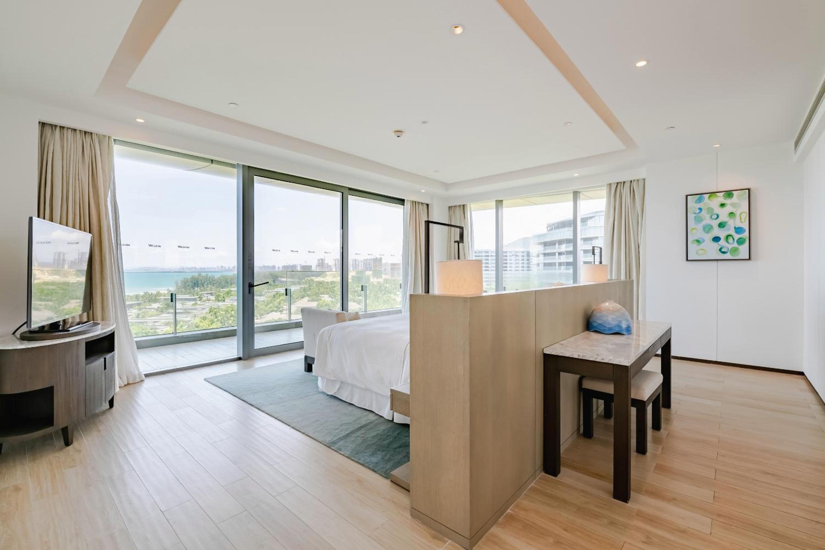 Deluxe Oceanfront 1 Bedroom Suite, 1 King, Ocean view photo 2