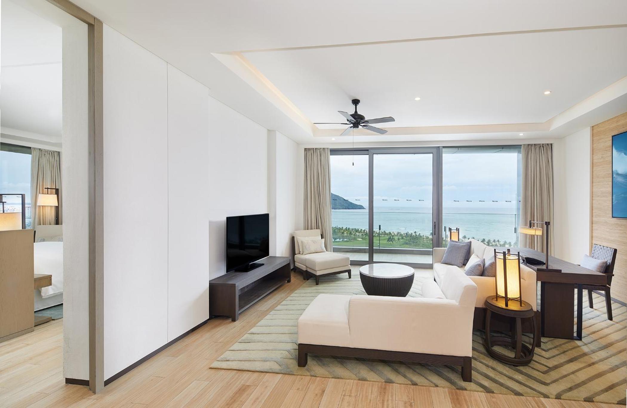 Renewal Oceanfront Suit photo 2