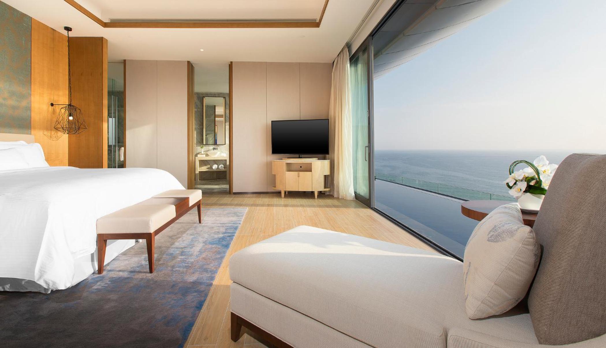Grand Oceanfront Suits