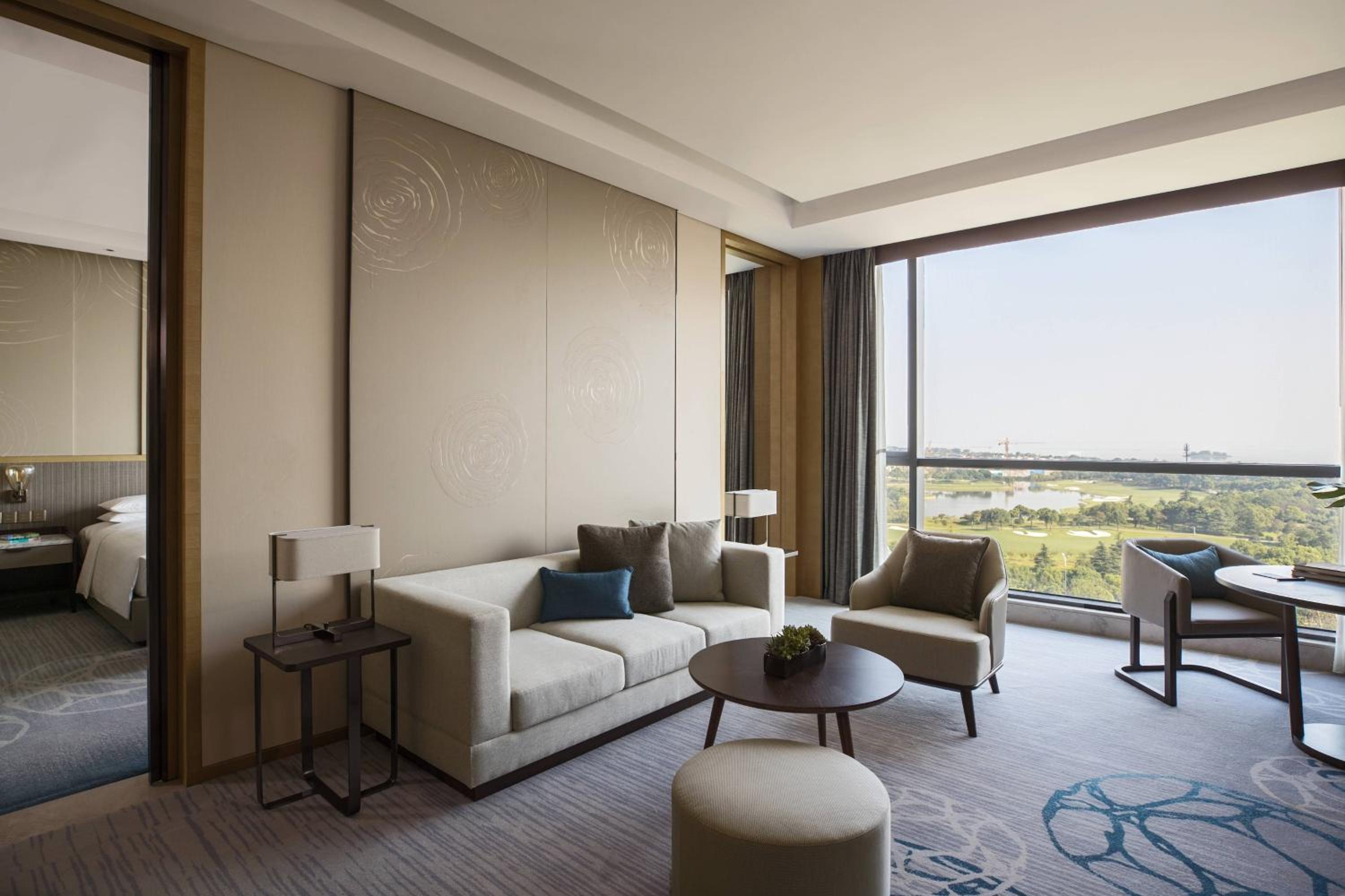 Suite with Lake View photo 1