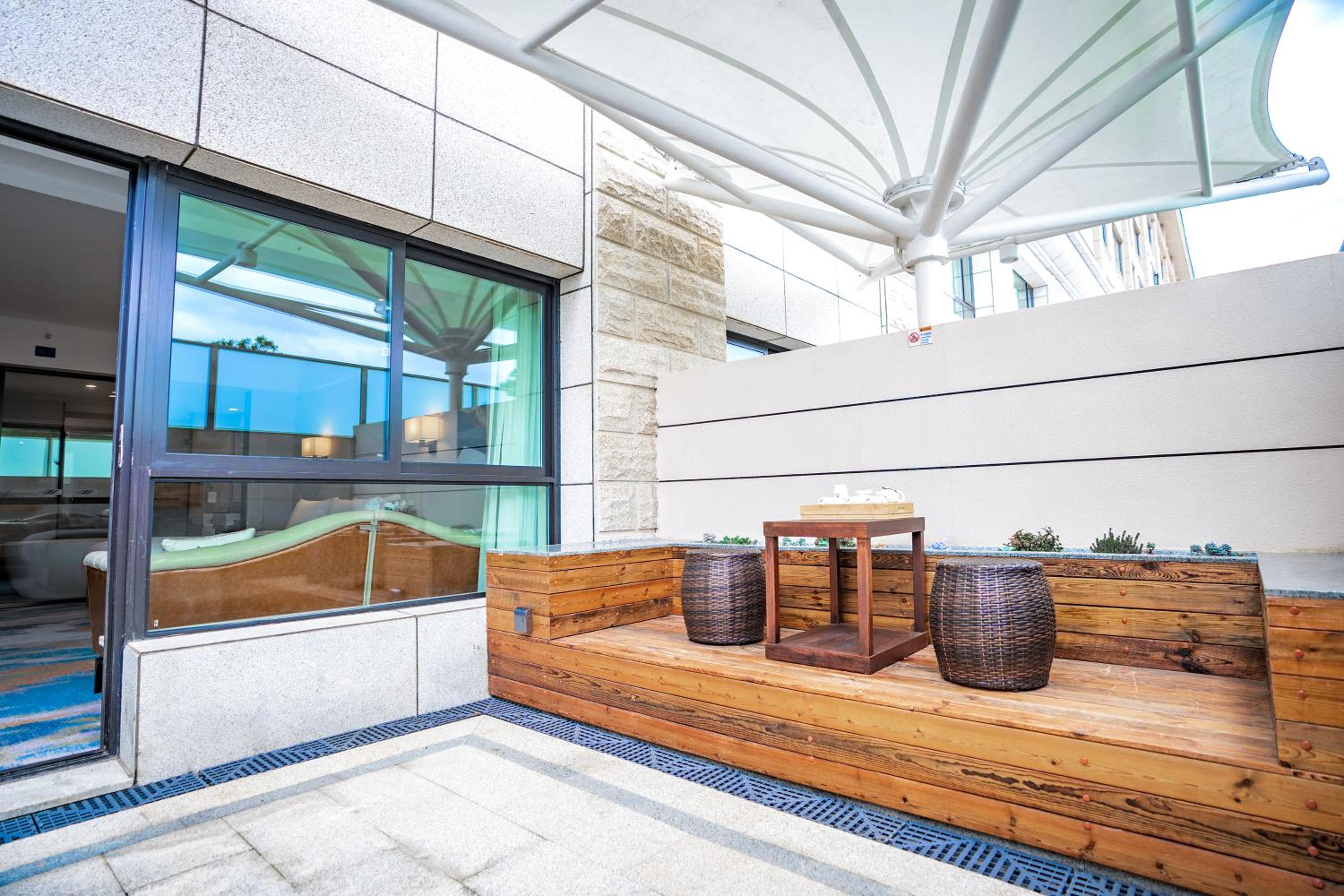 King Room - Courtyard