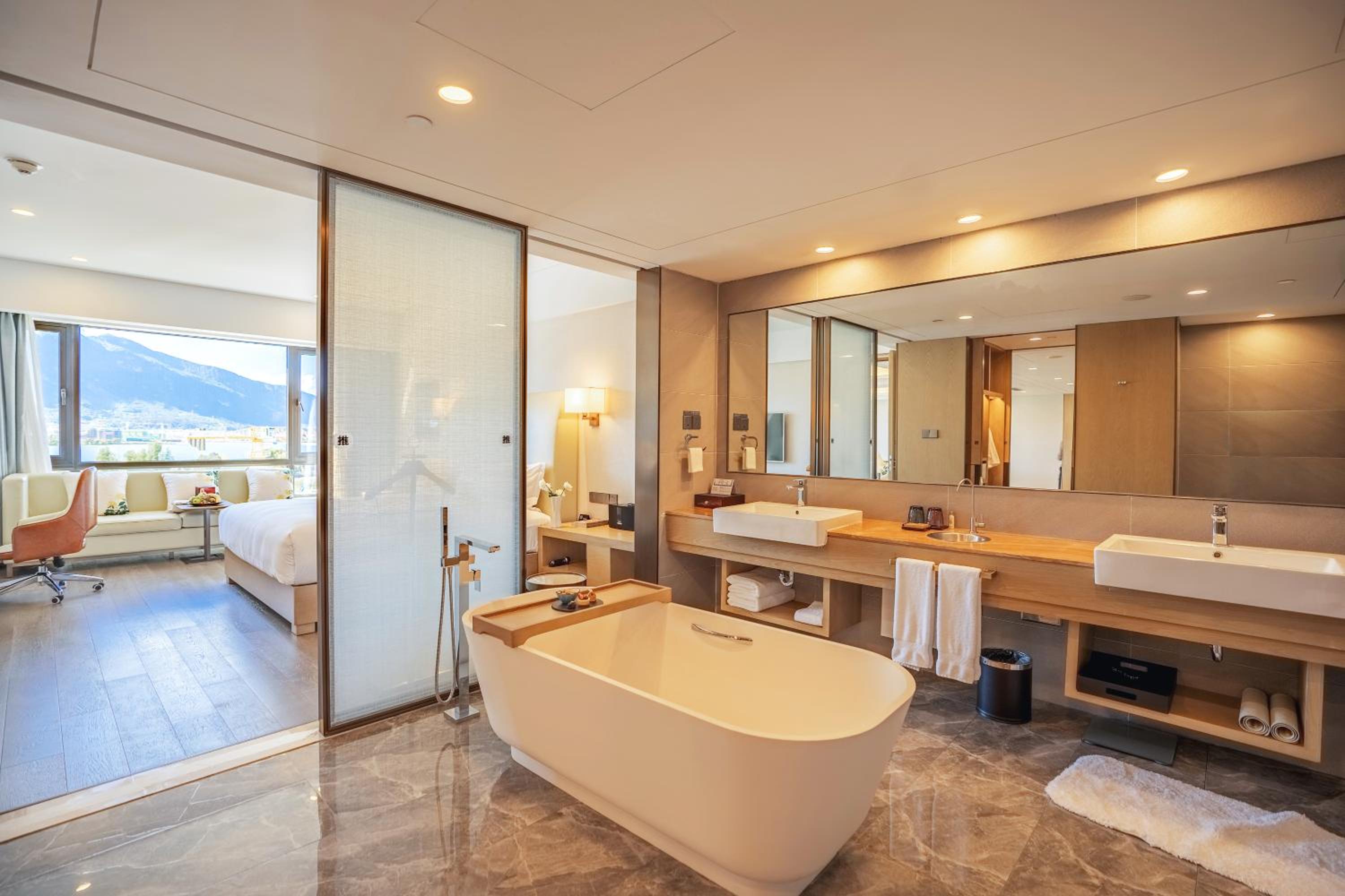 One-Bedroom Executive King Suite