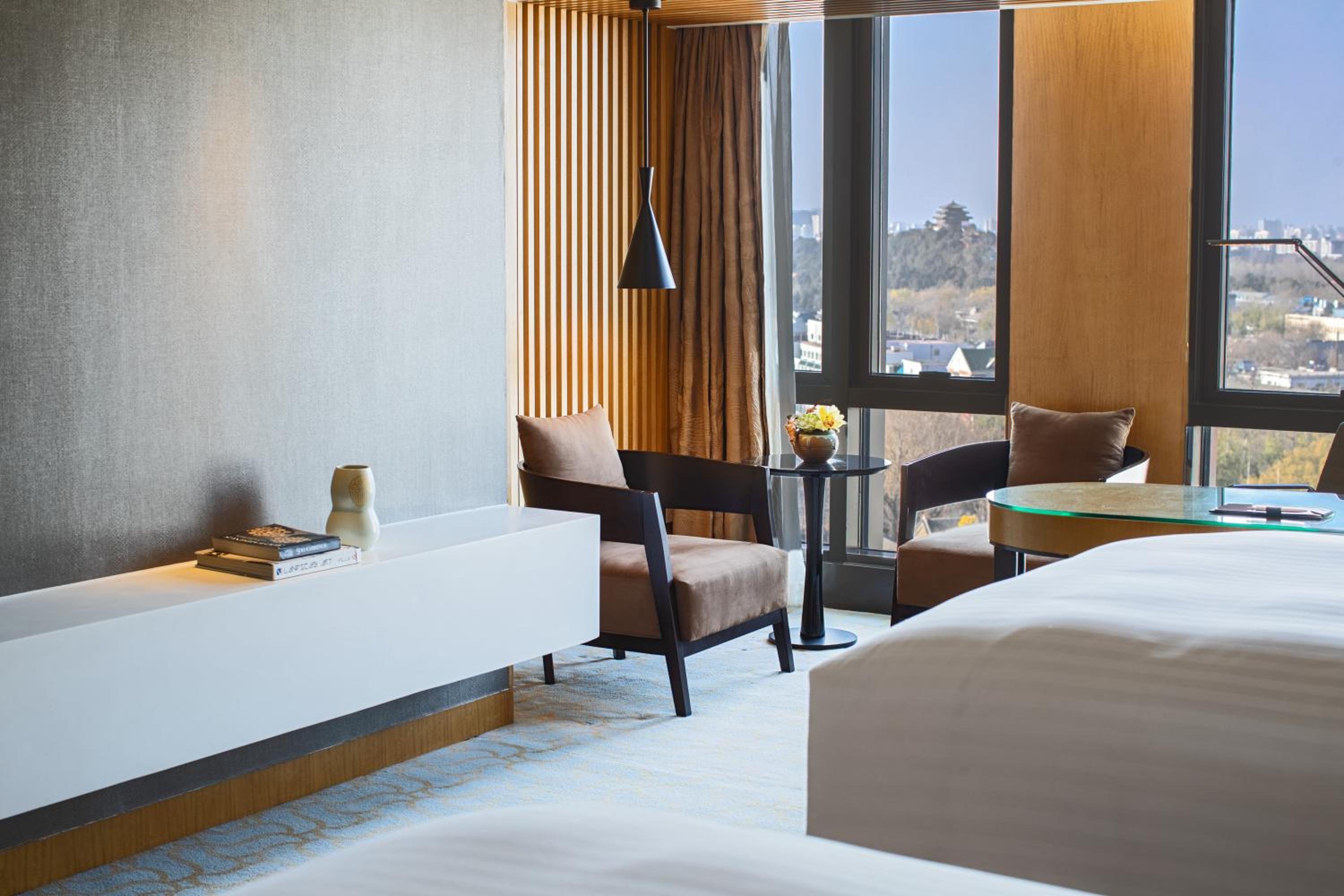 Double Room with Two Double Beds and City View on High Floor - Photo 2