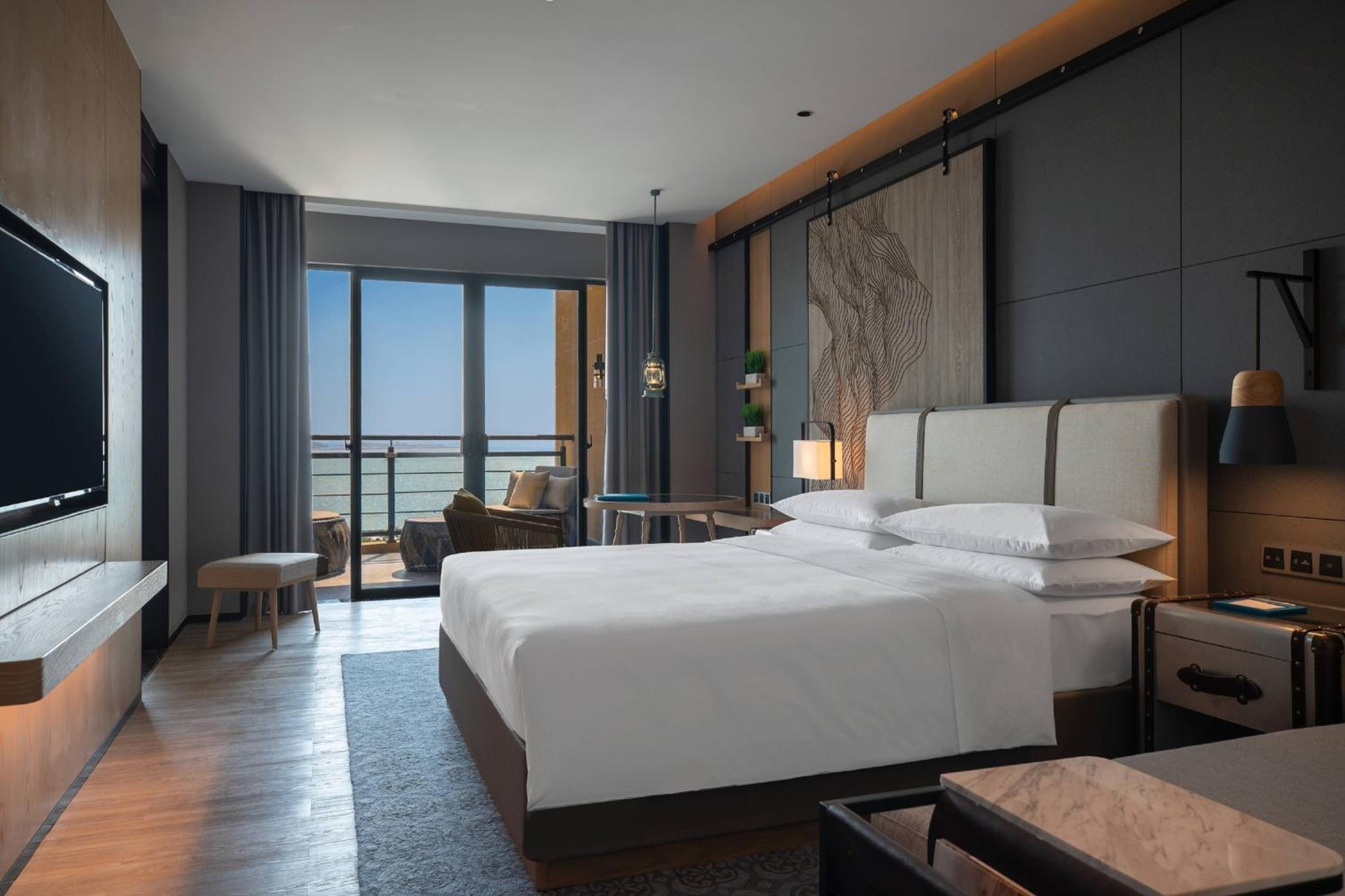 Deluxe Double Room with Garden View