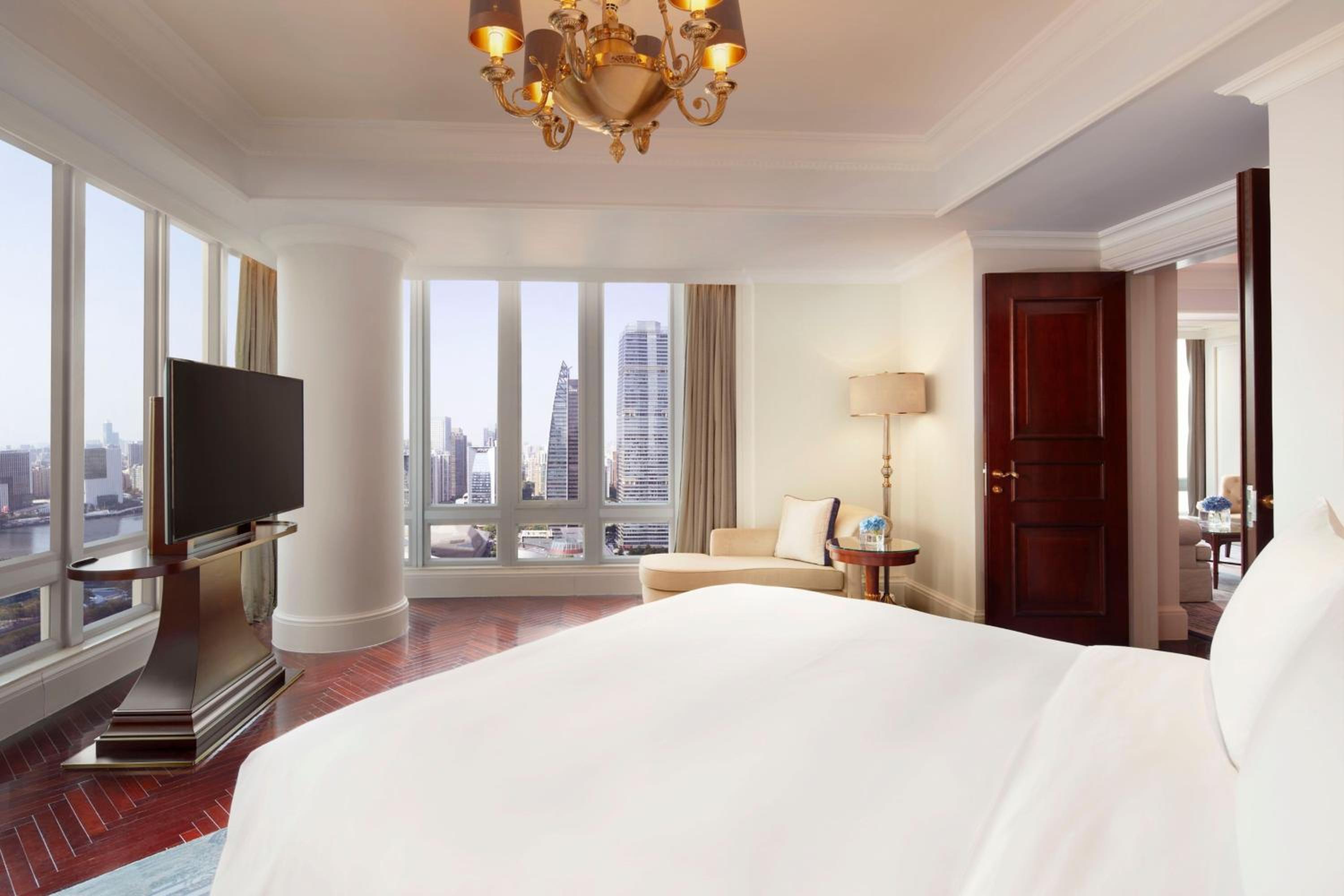 Club Canton Tower River View Suite - Photo 1