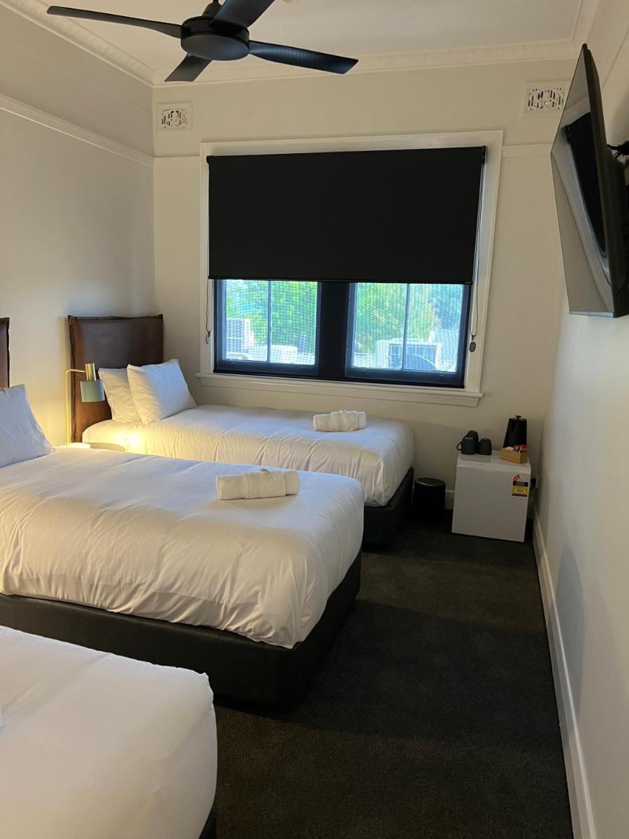 Triple Room with Shared Bathroom photo 2