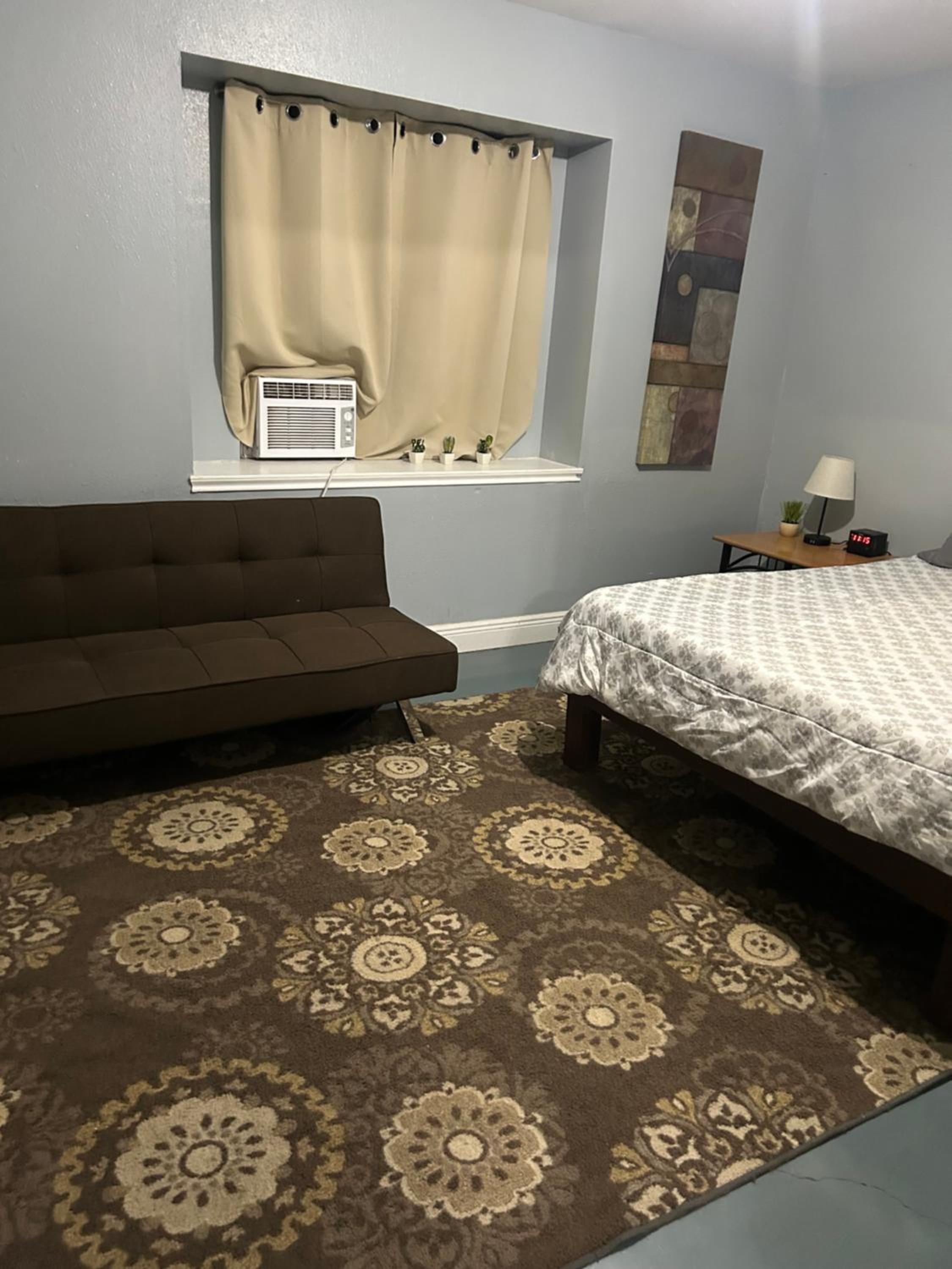 Four-Bedroom House photo 2