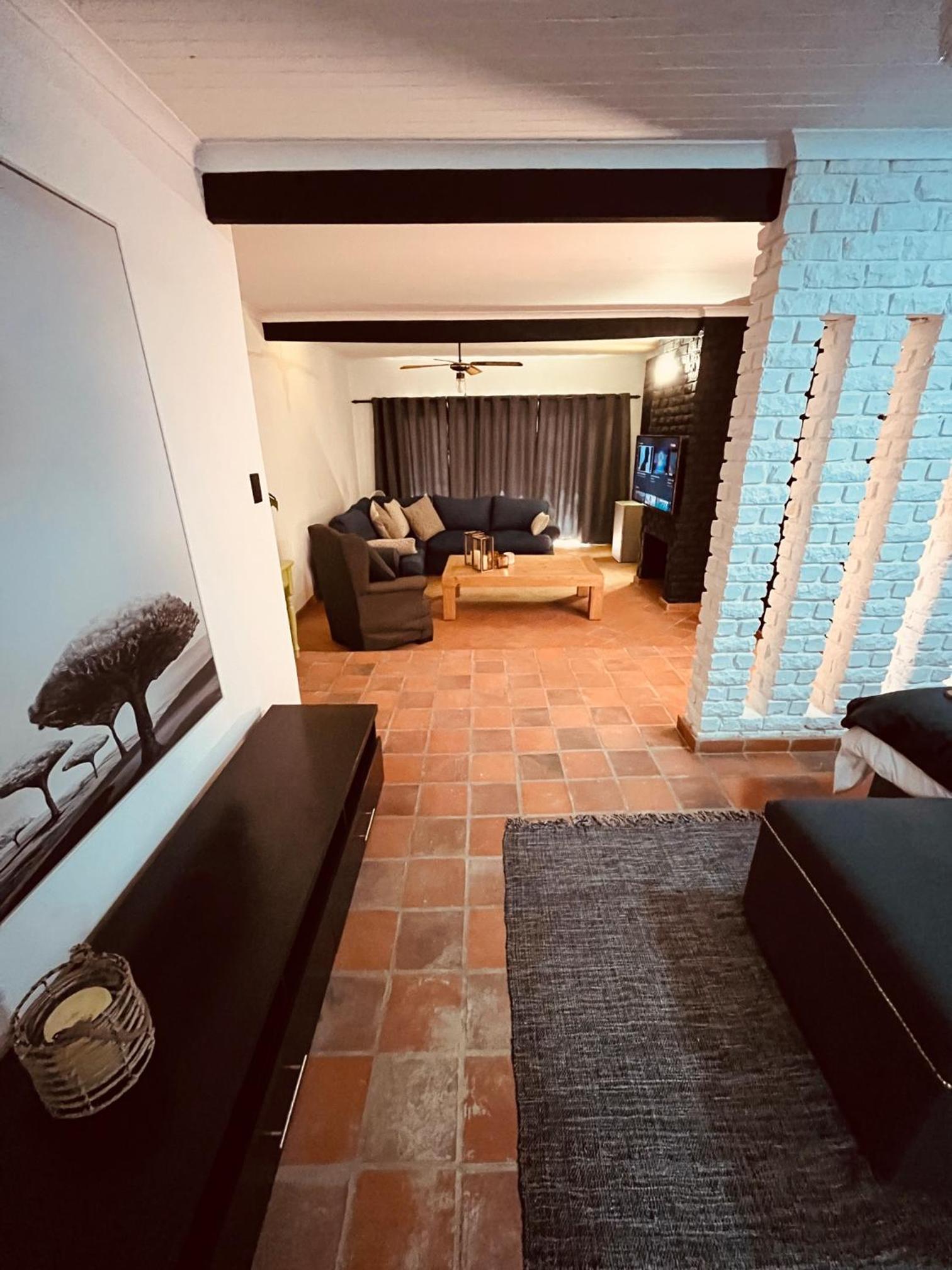 Family Room with Private Bathroom photo 3