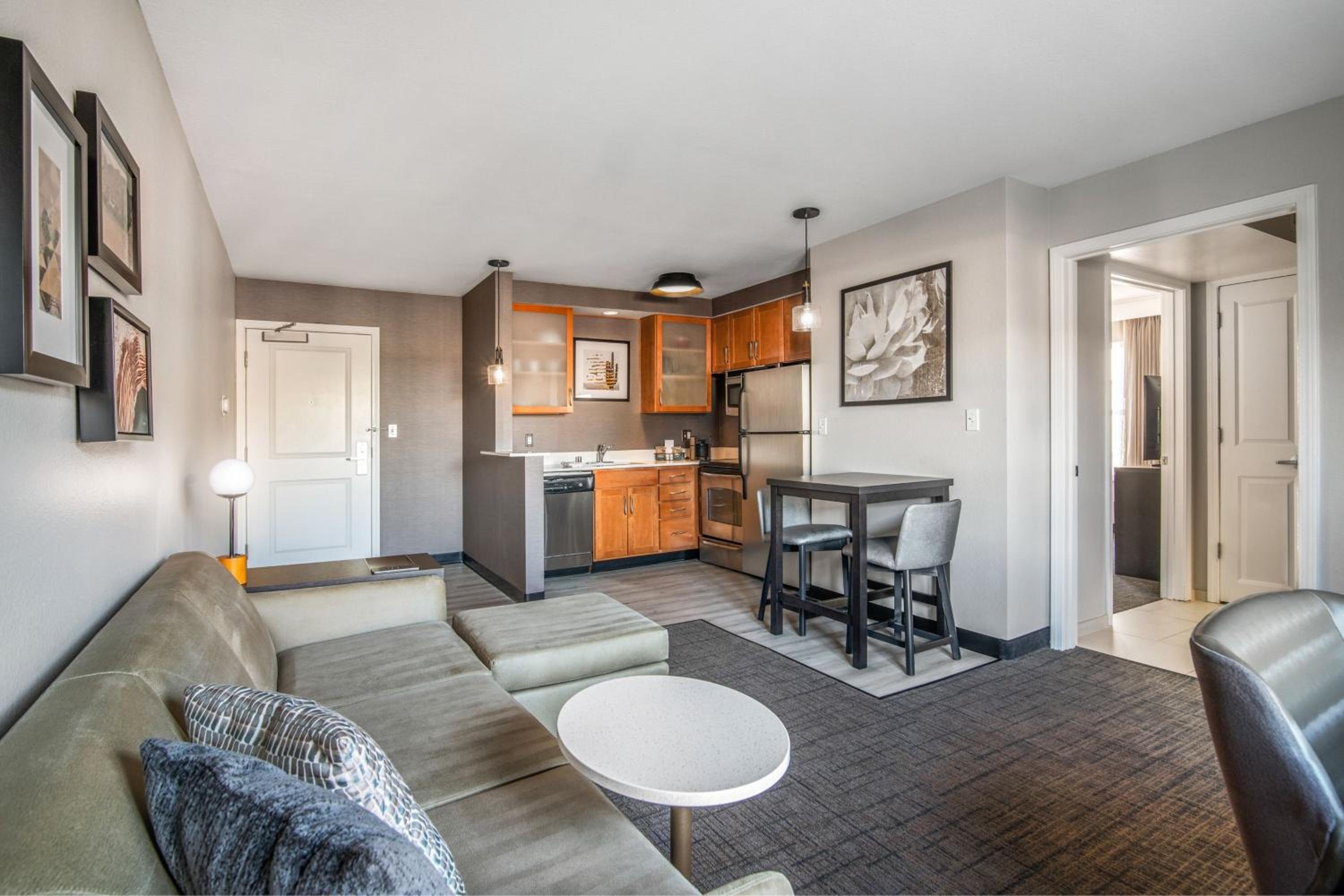 One-Bedroom Suite with Sofa Bed - Photo 2