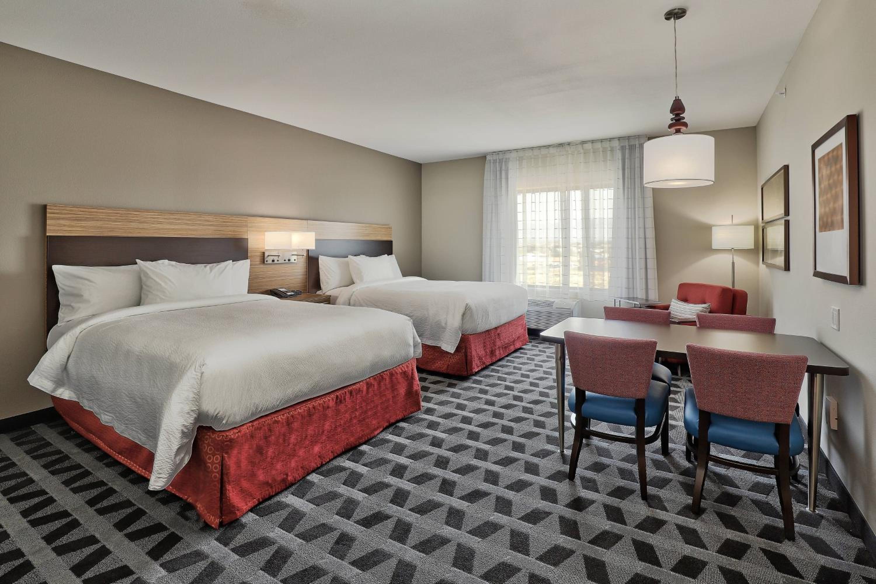 Queen Studio with Two Queen Beds and City View - Hearing Accessible - Photo 1