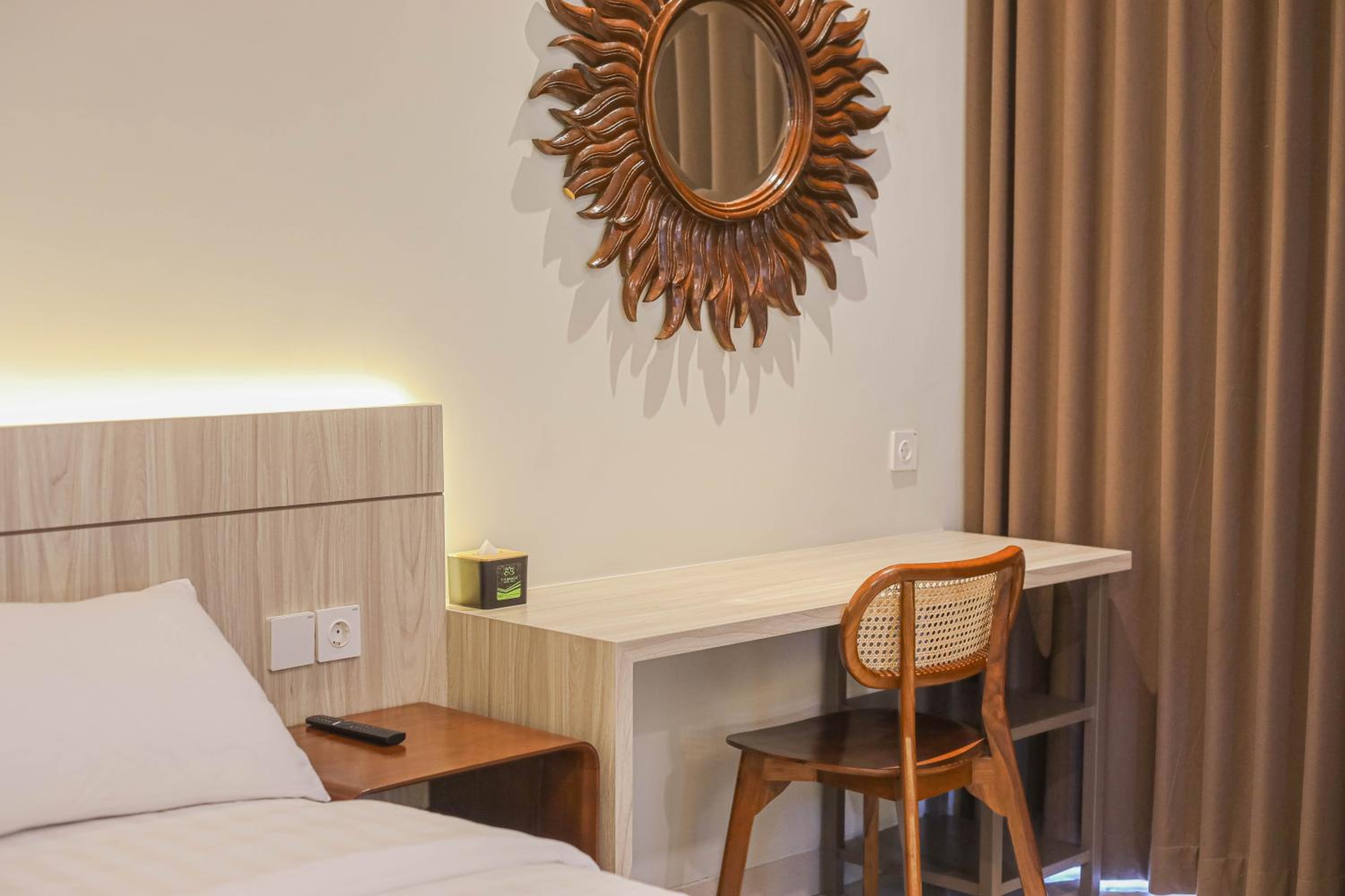 Executive Suite - Photo 14