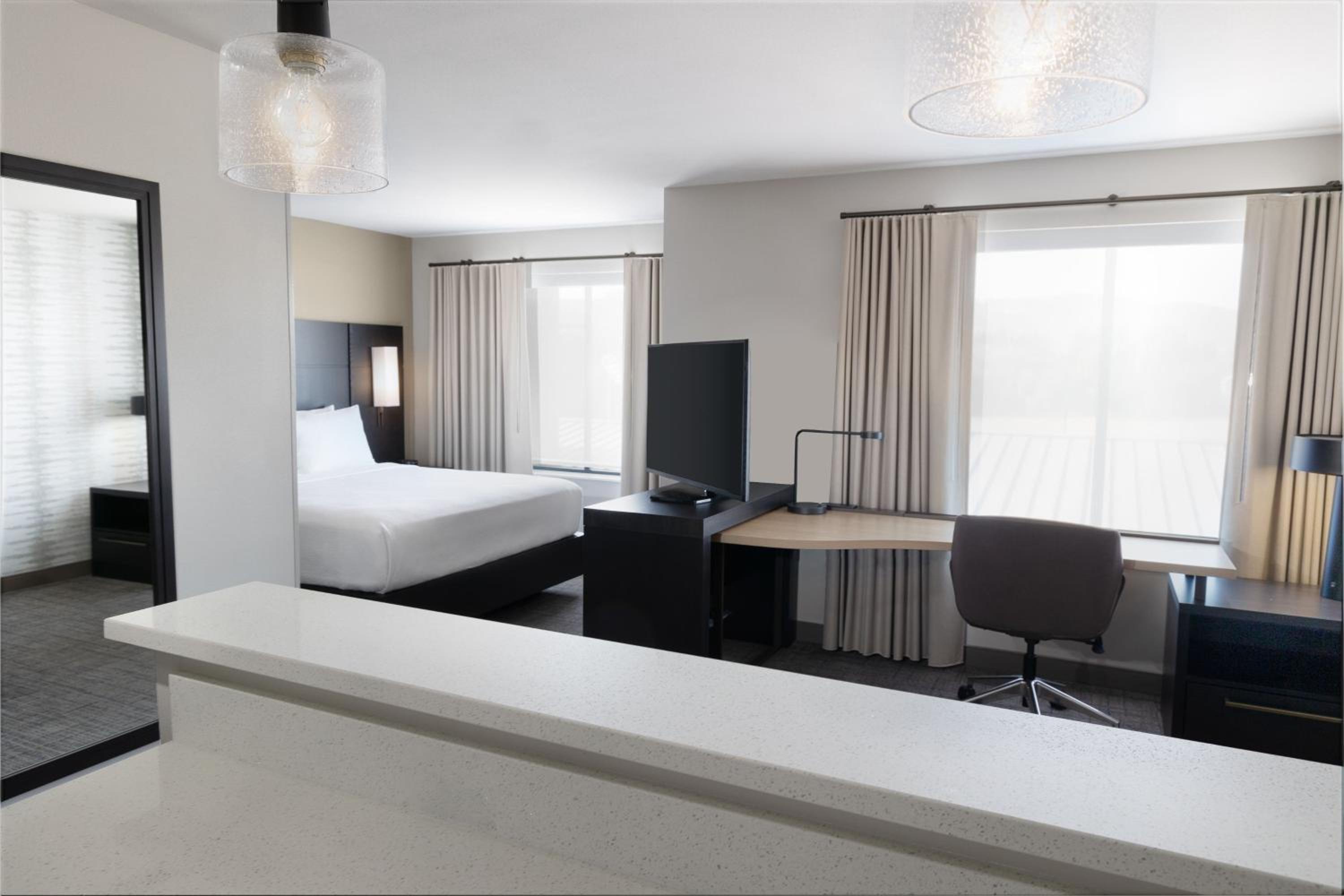 King Studio with Sofa Bed - Photo 4