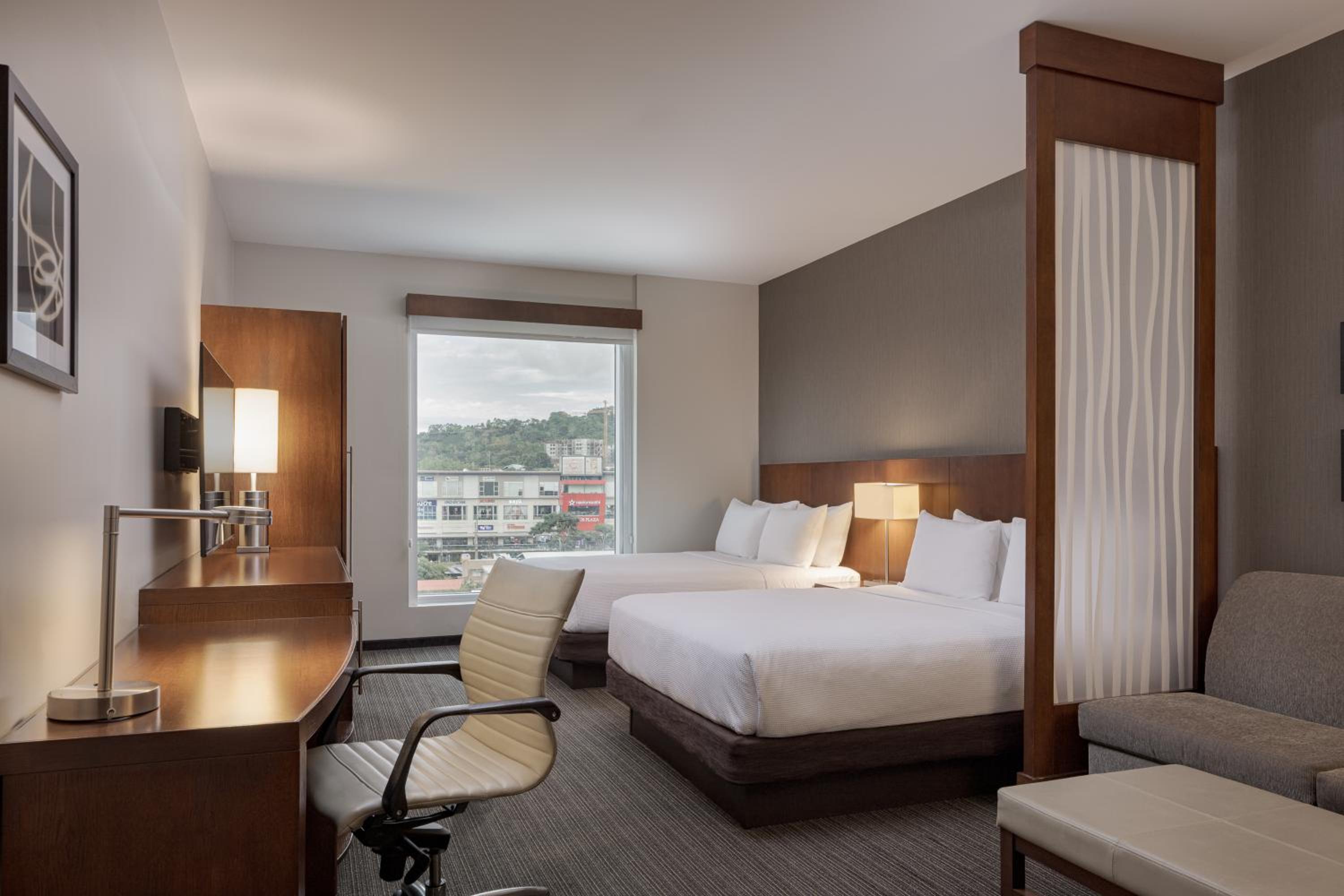 Queen Room with Two Queen Beds - High Floor photo 2