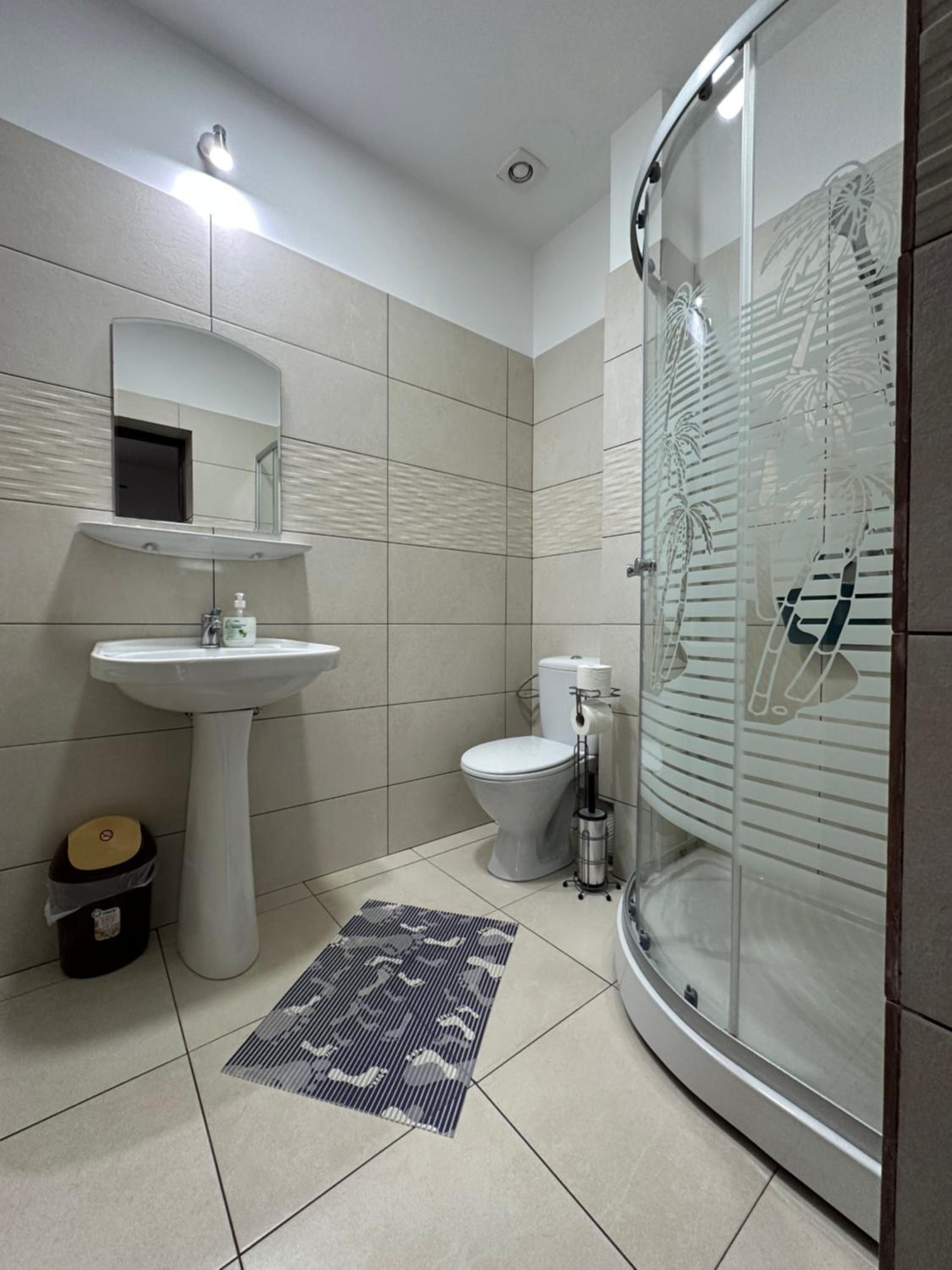 Triple Room with Balcony - Photo 26
