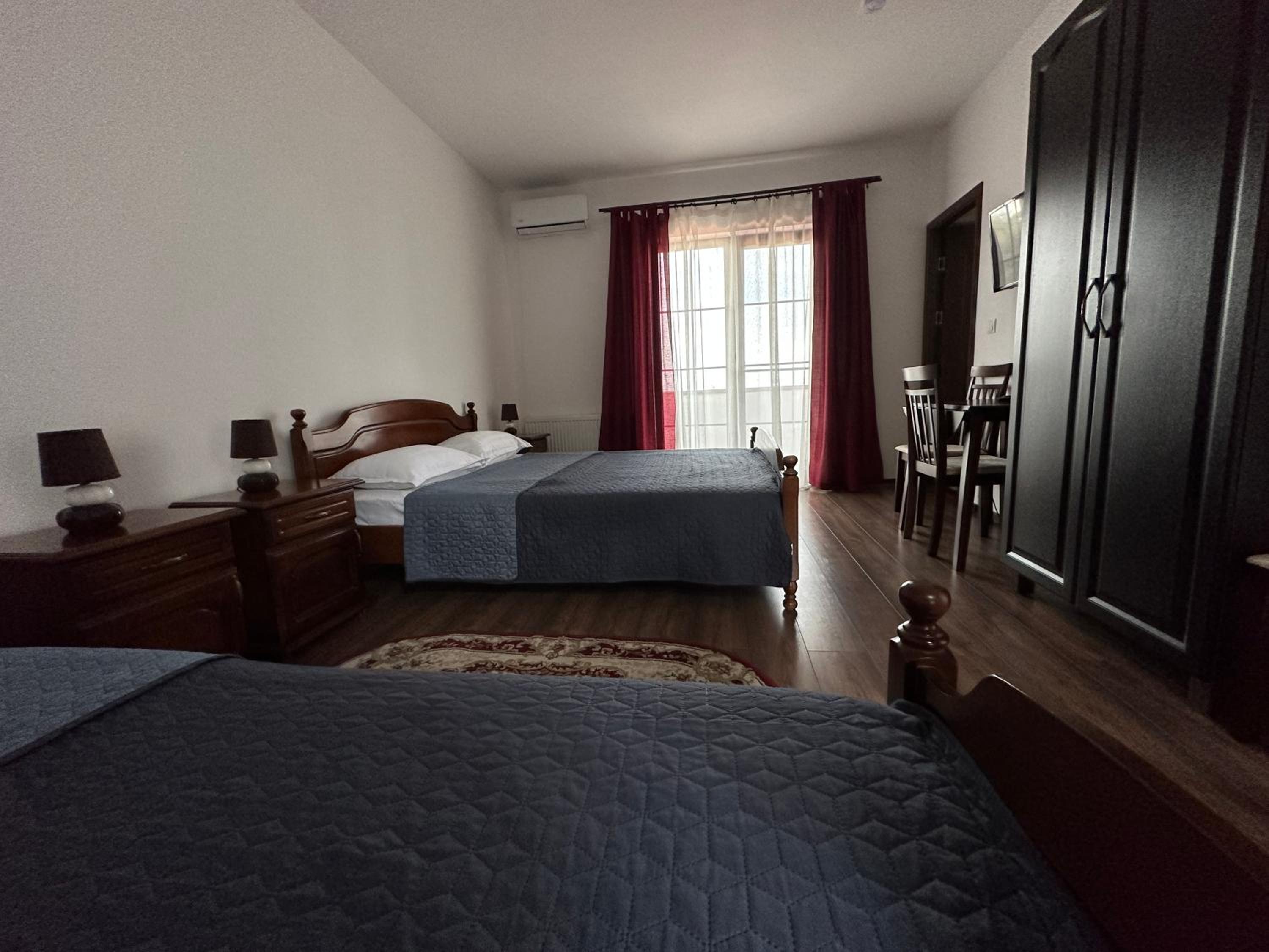Triple Room with Balcony - Photo 22