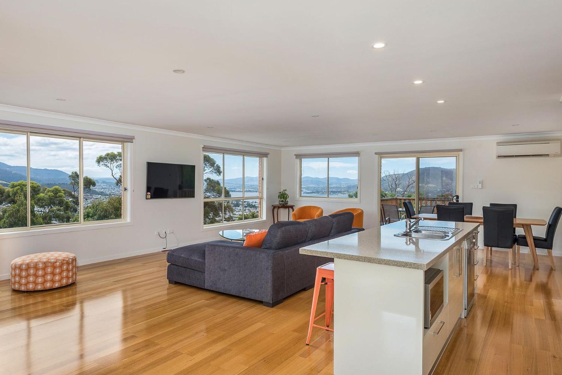 Four-Bedroom House photo 1