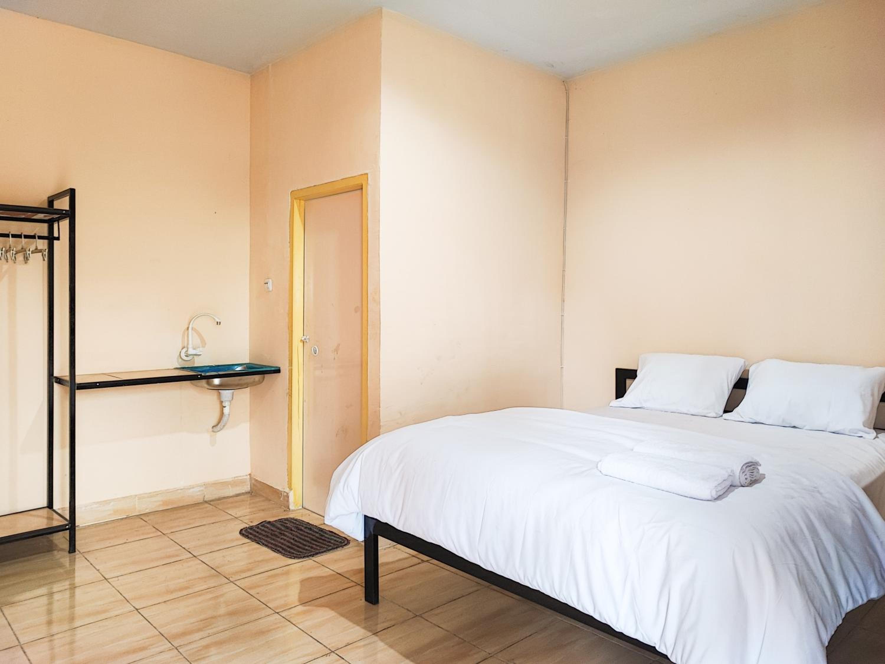 Standard Double Room photo 3