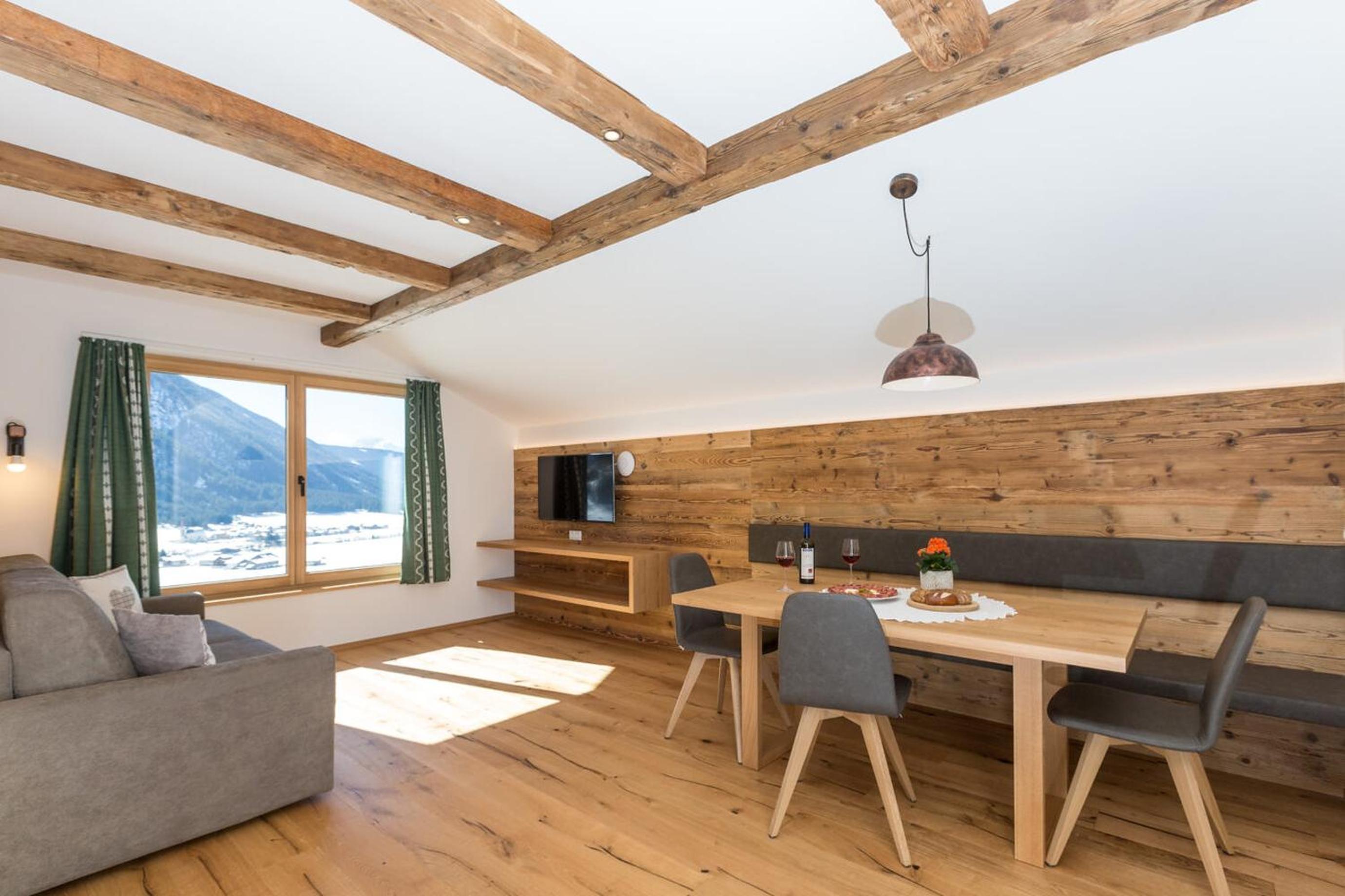 Two-Bedroom Deluxe Apartment with Garden View