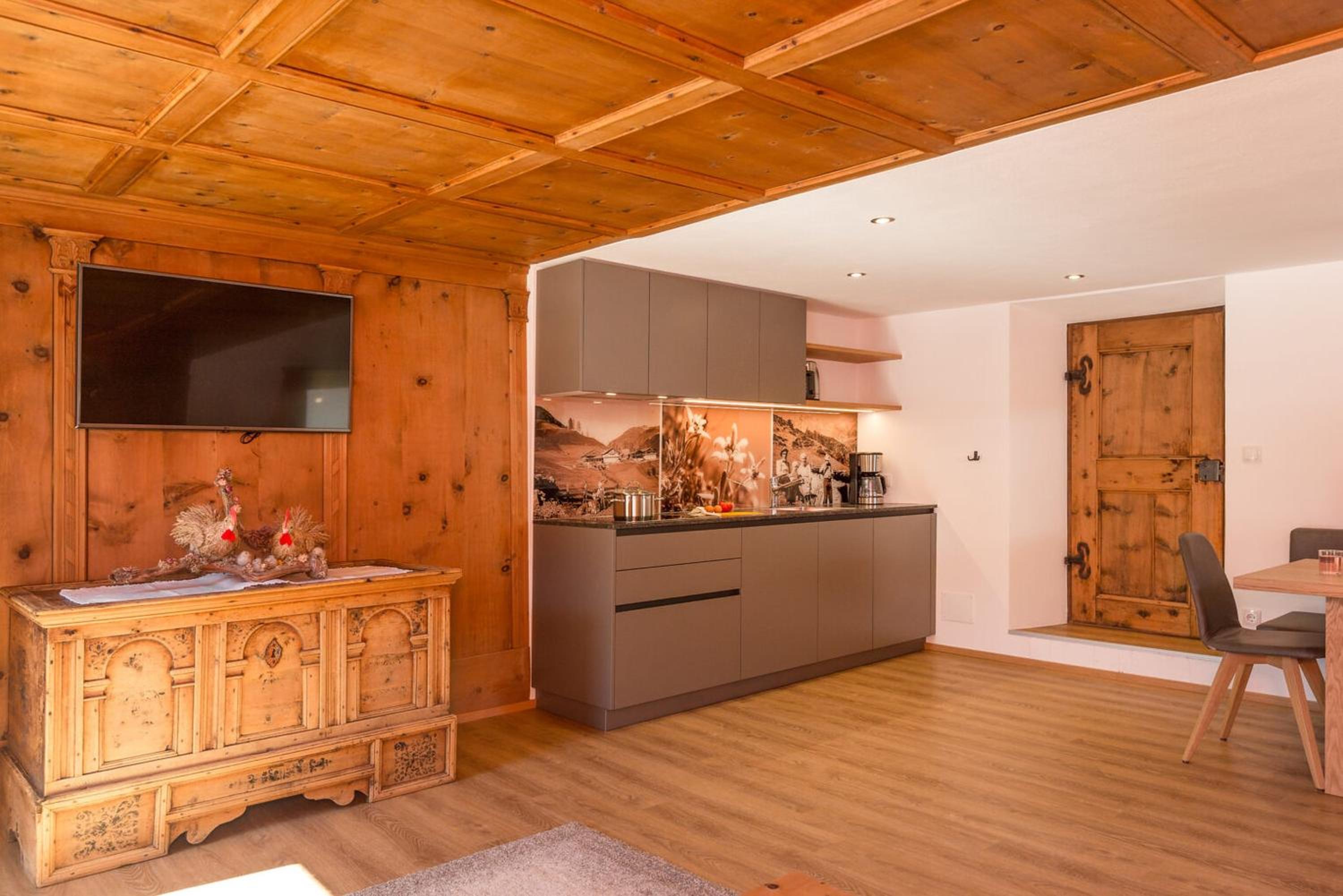 Superior One-Bedroom Apartment with Balcony photo 2