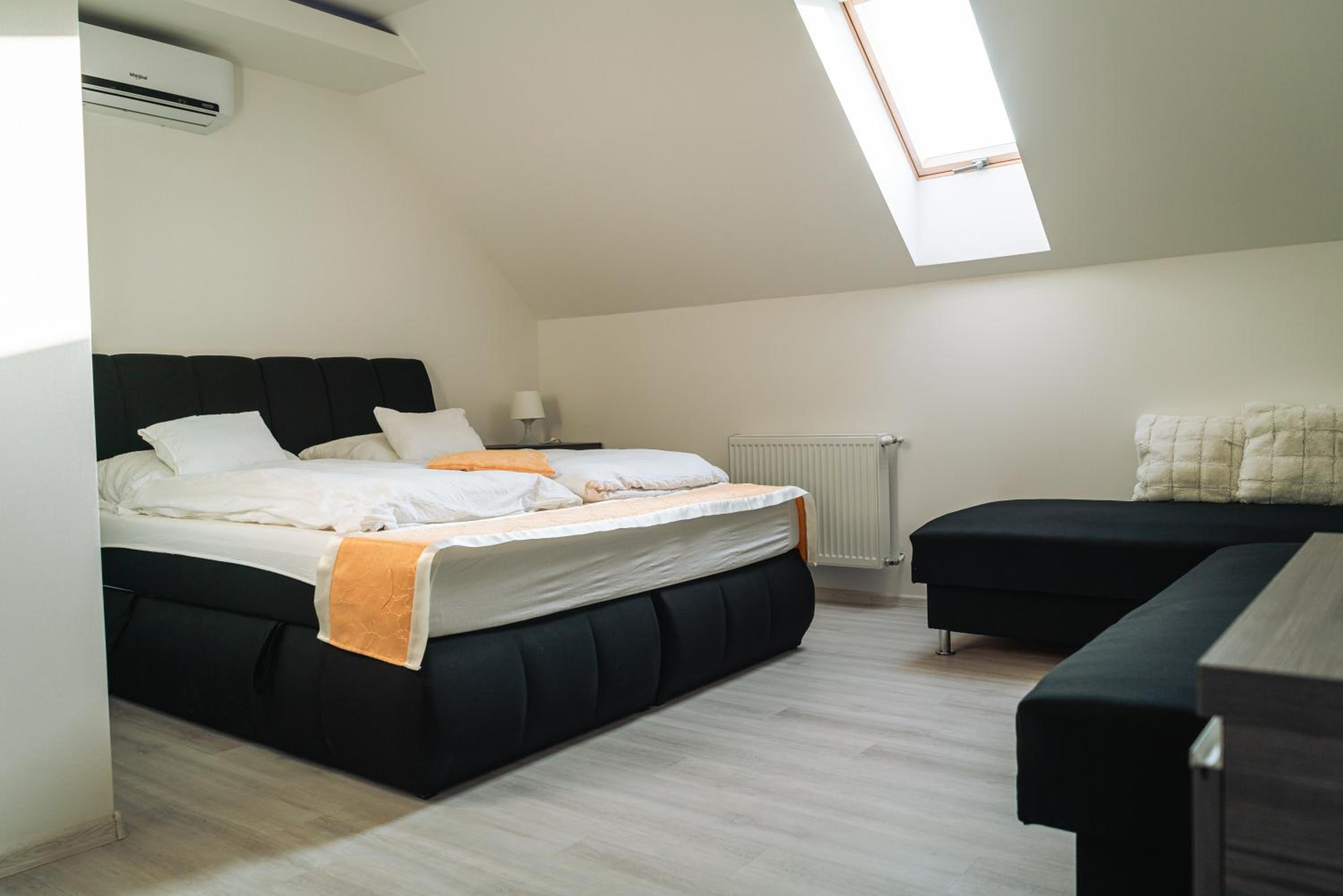 Standard Double Room - Photo 2