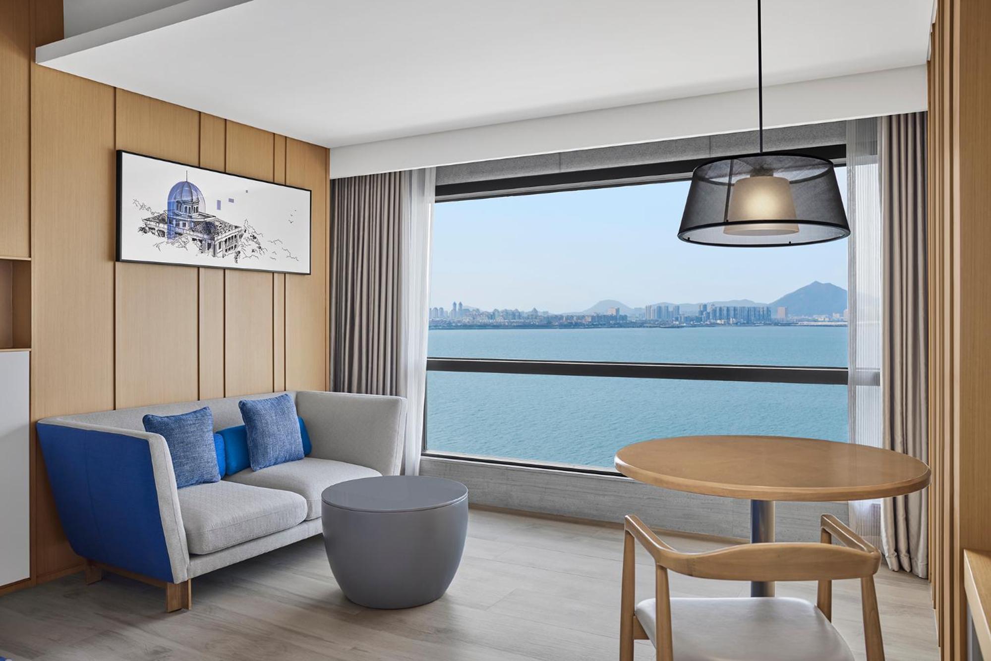 Executive King Bed Room with Sea Views - Photo 1