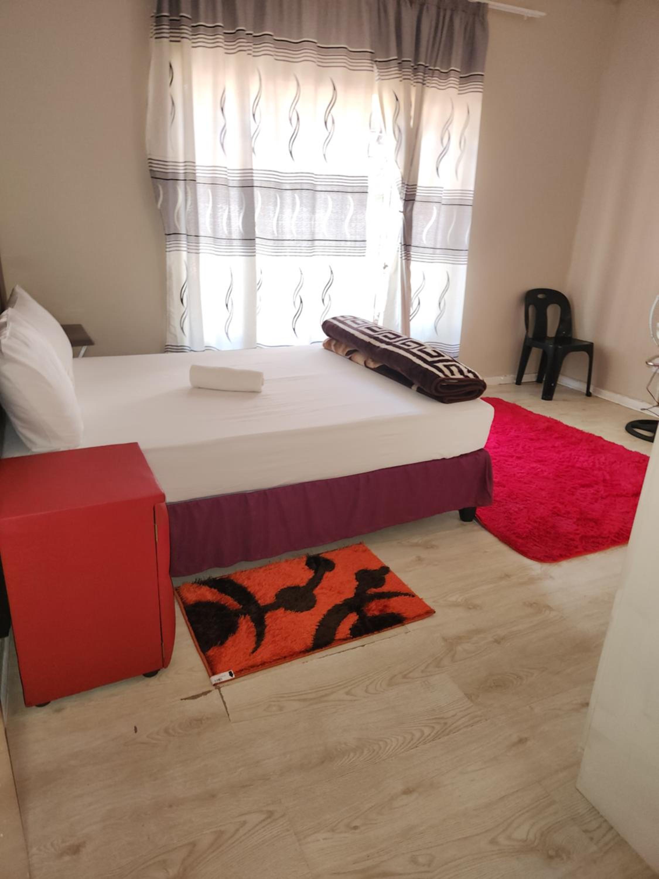 Double Room with Private Bathroom photo 3
