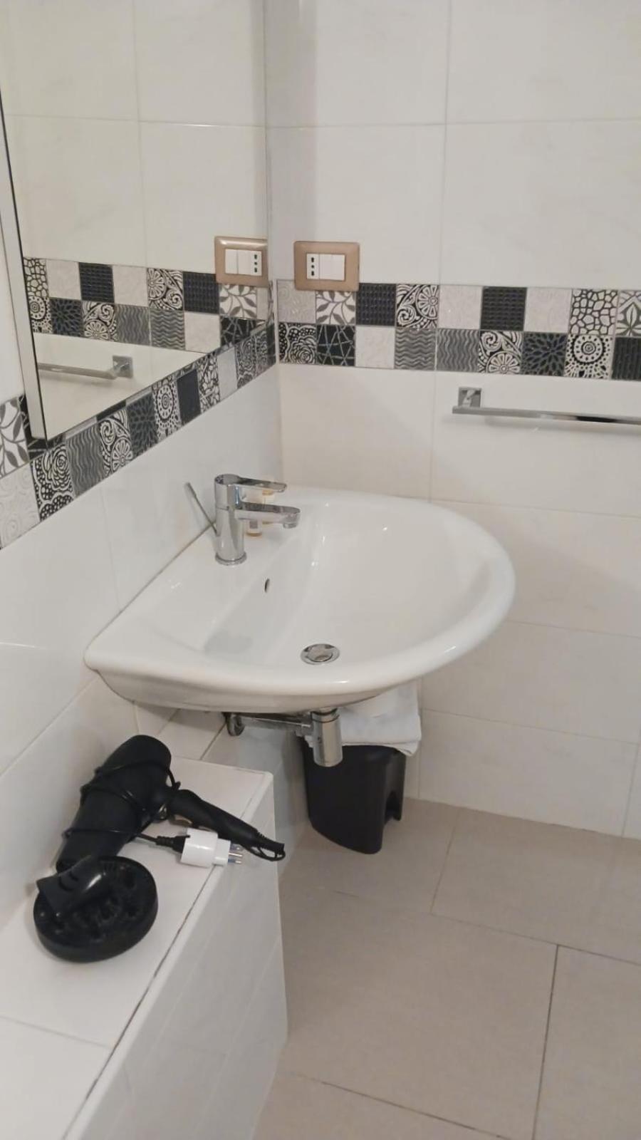 Double Room with Spa Bath photo 2