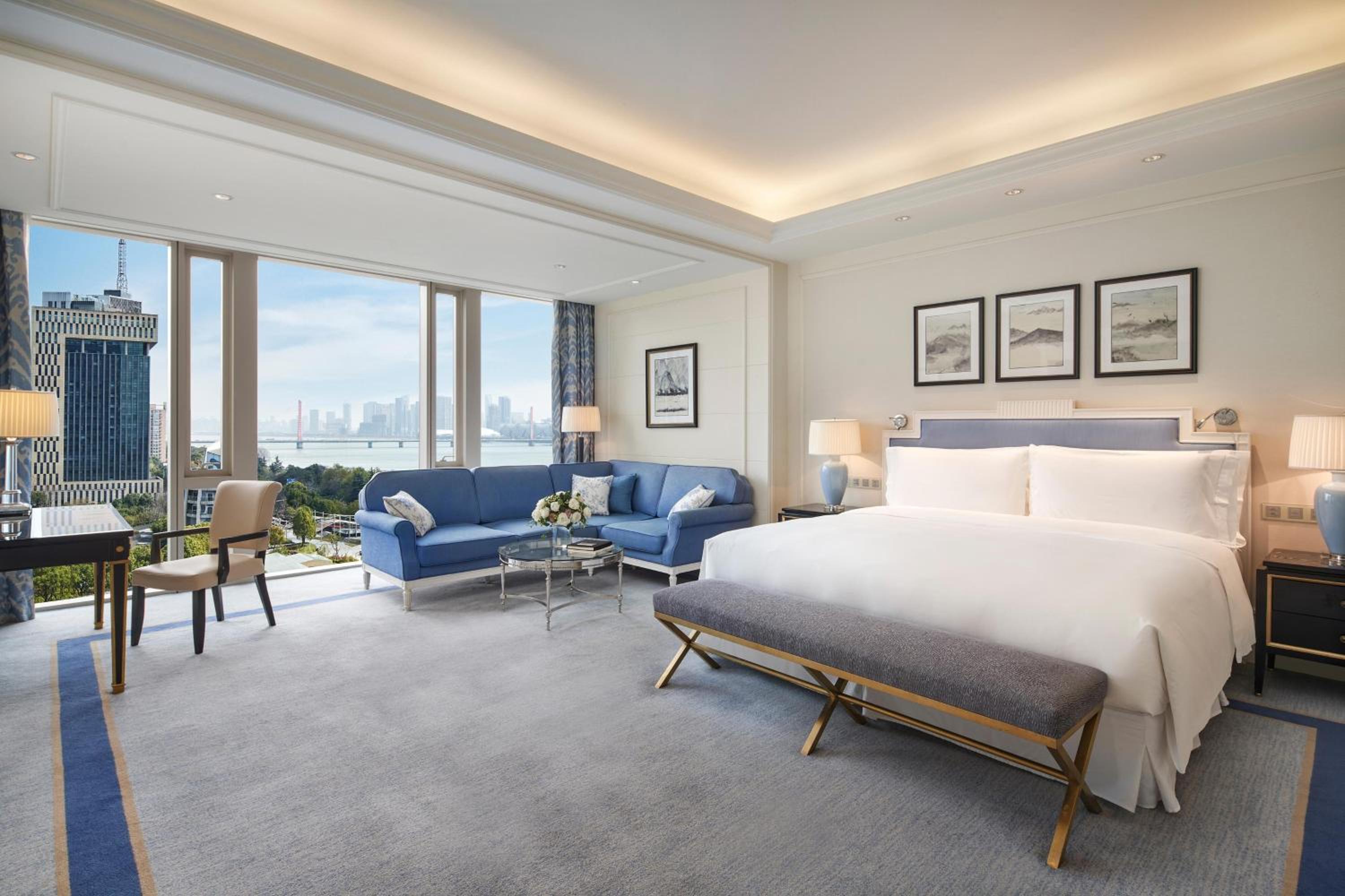Luxury Collection Room,Qiantang River view, 1king