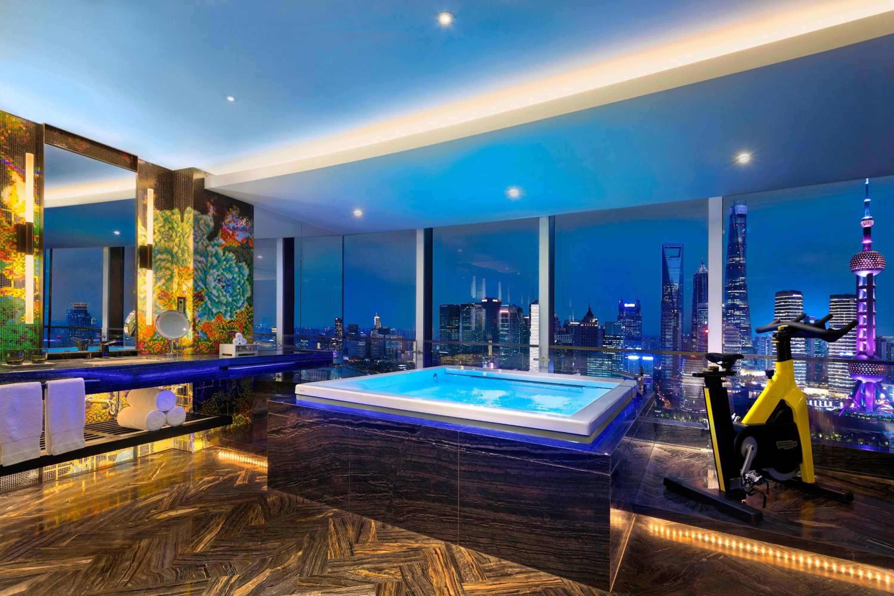 One-Bedroom King Suite with Pearl Tower View - Photo 4