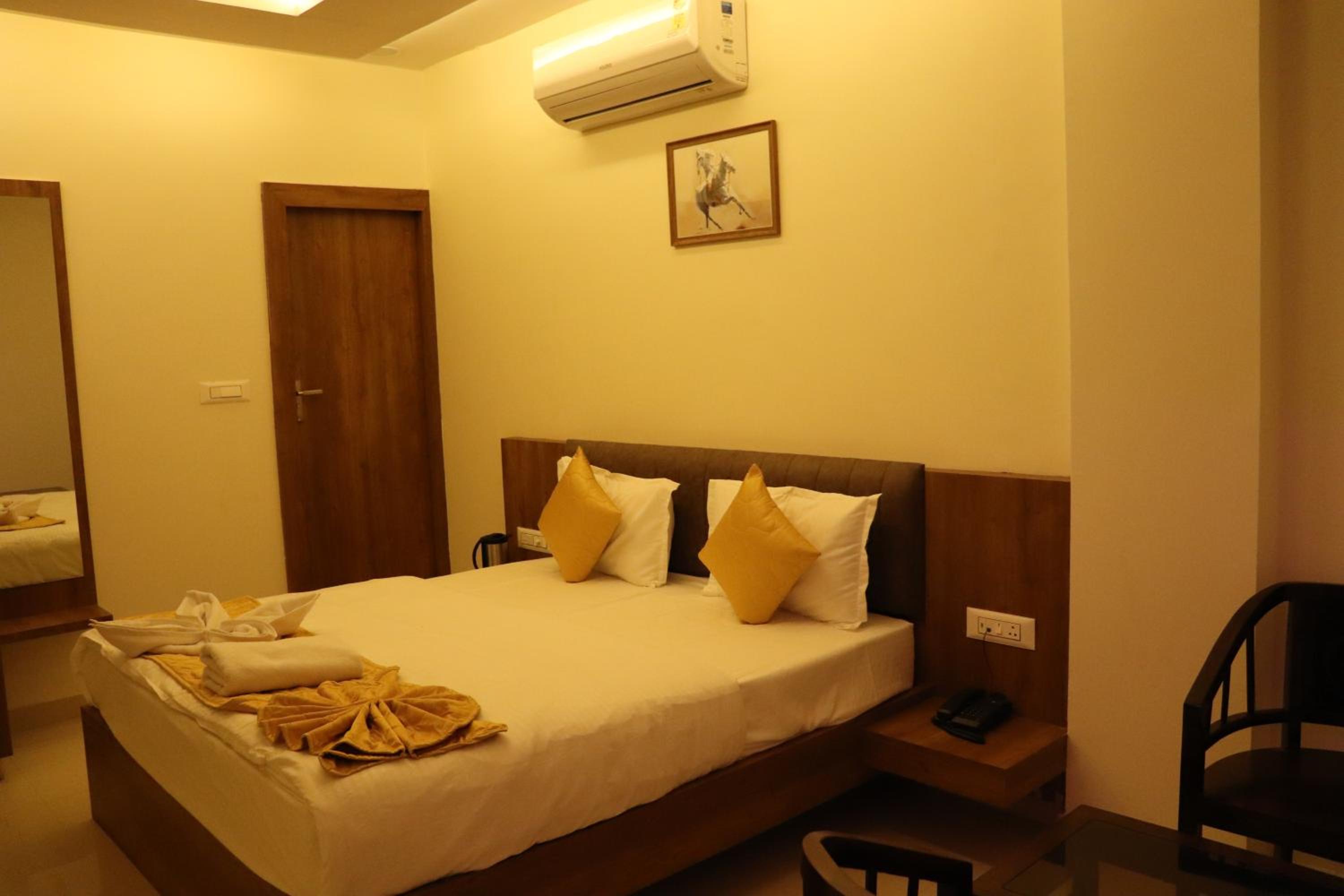 Standard Double Room - Photo 5