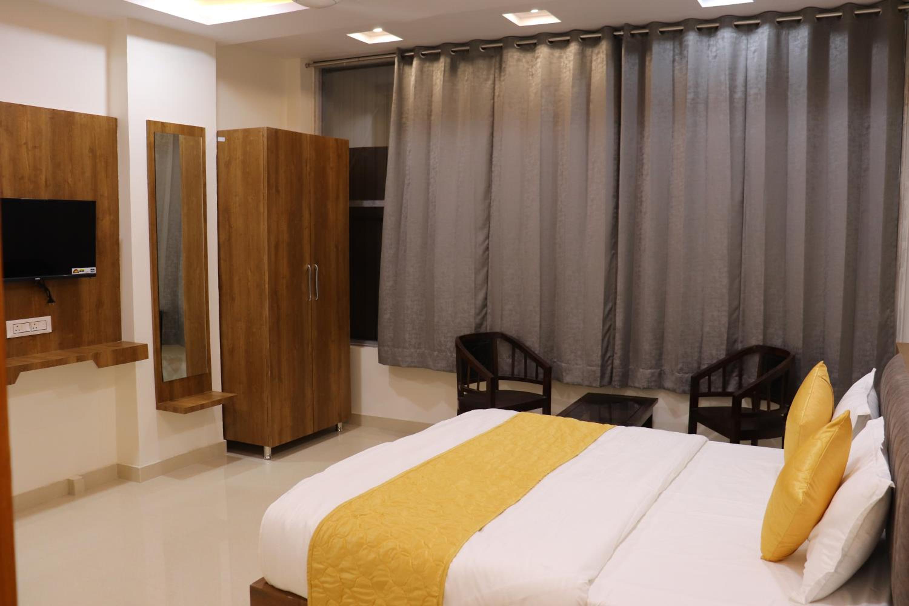 Deluxe Double Room photo 2